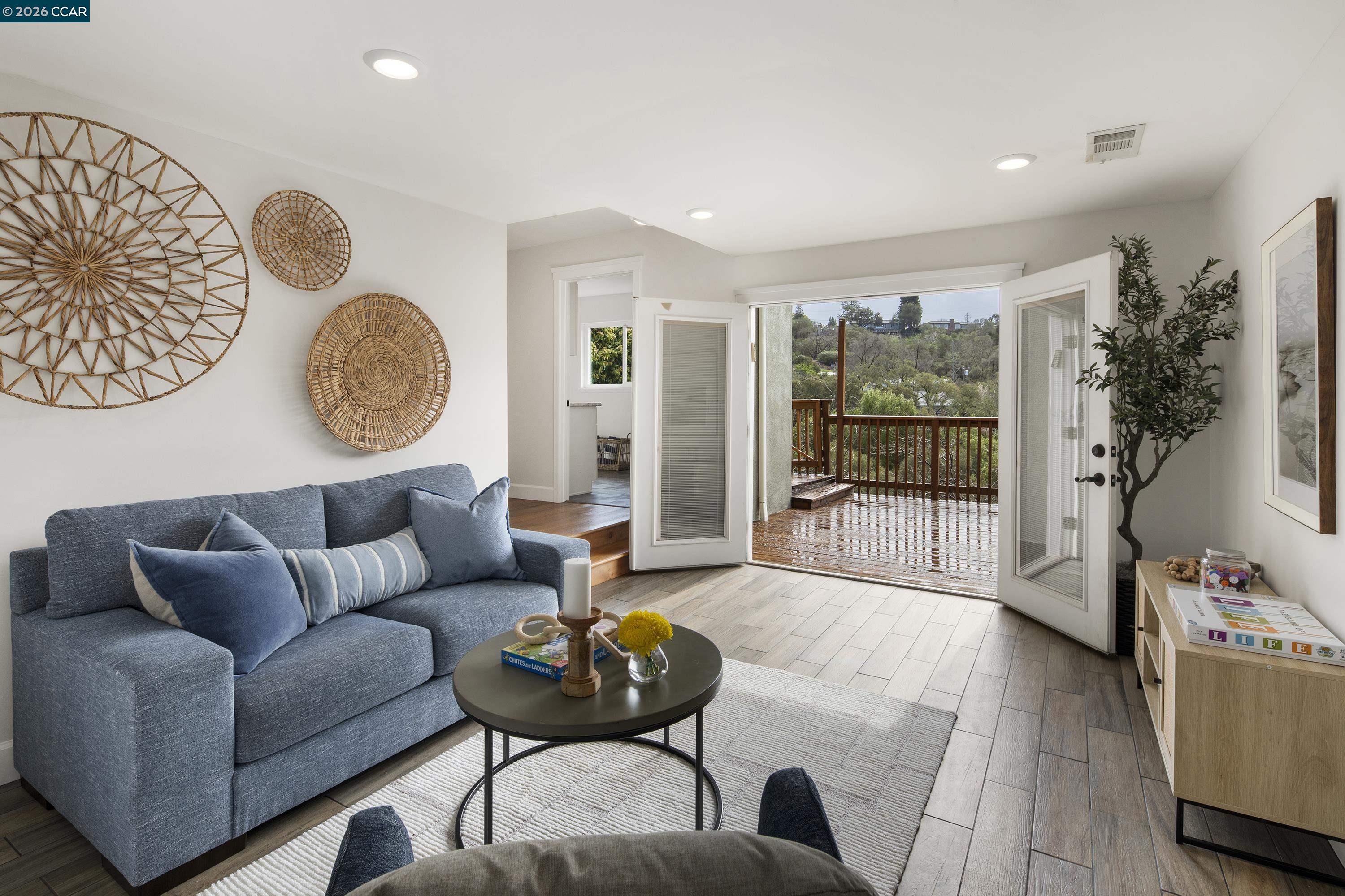 Detail Gallery Image 35 of 52 For 28 Southwood Dr, Orinda,  CA 94563 - 4 Beds | 4 Baths