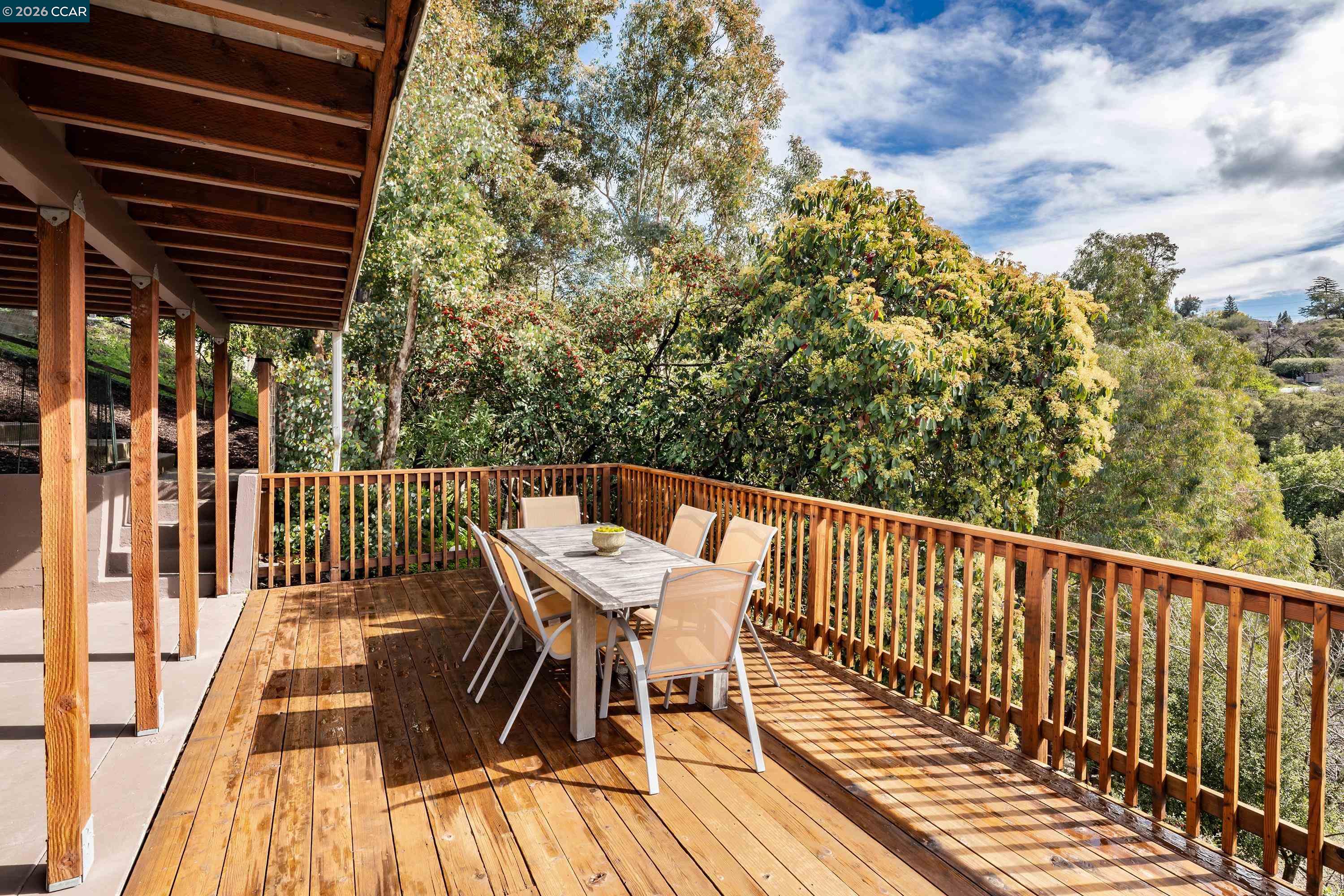 Detail Gallery Image 39 of 52 For 28 Southwood Dr, Orinda,  CA 94563 - 4 Beds | 4 Baths