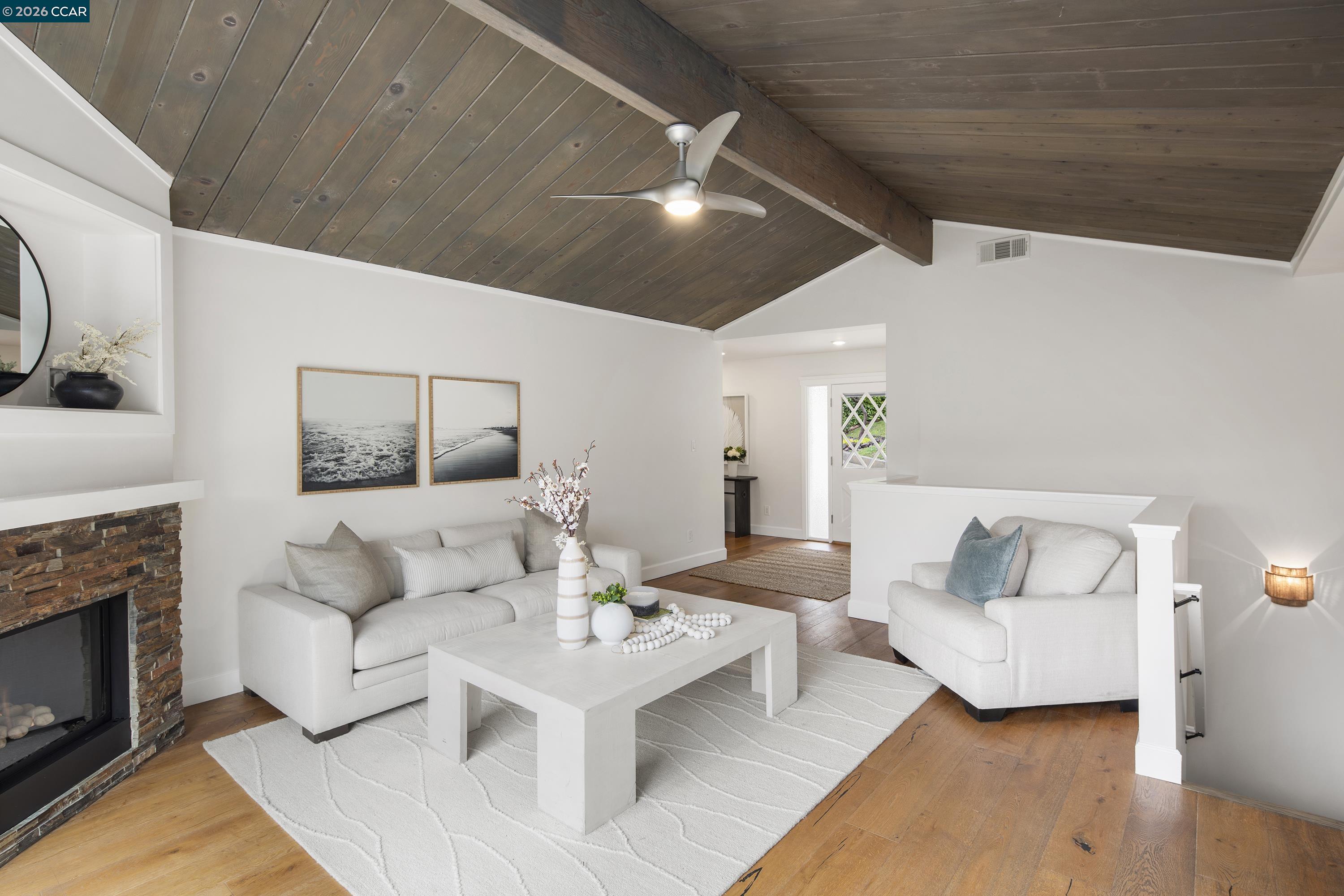 Detail Gallery Image 5 of 52 For 28 Southwood Dr, Orinda,  CA 94563 - 4 Beds | 4 Baths