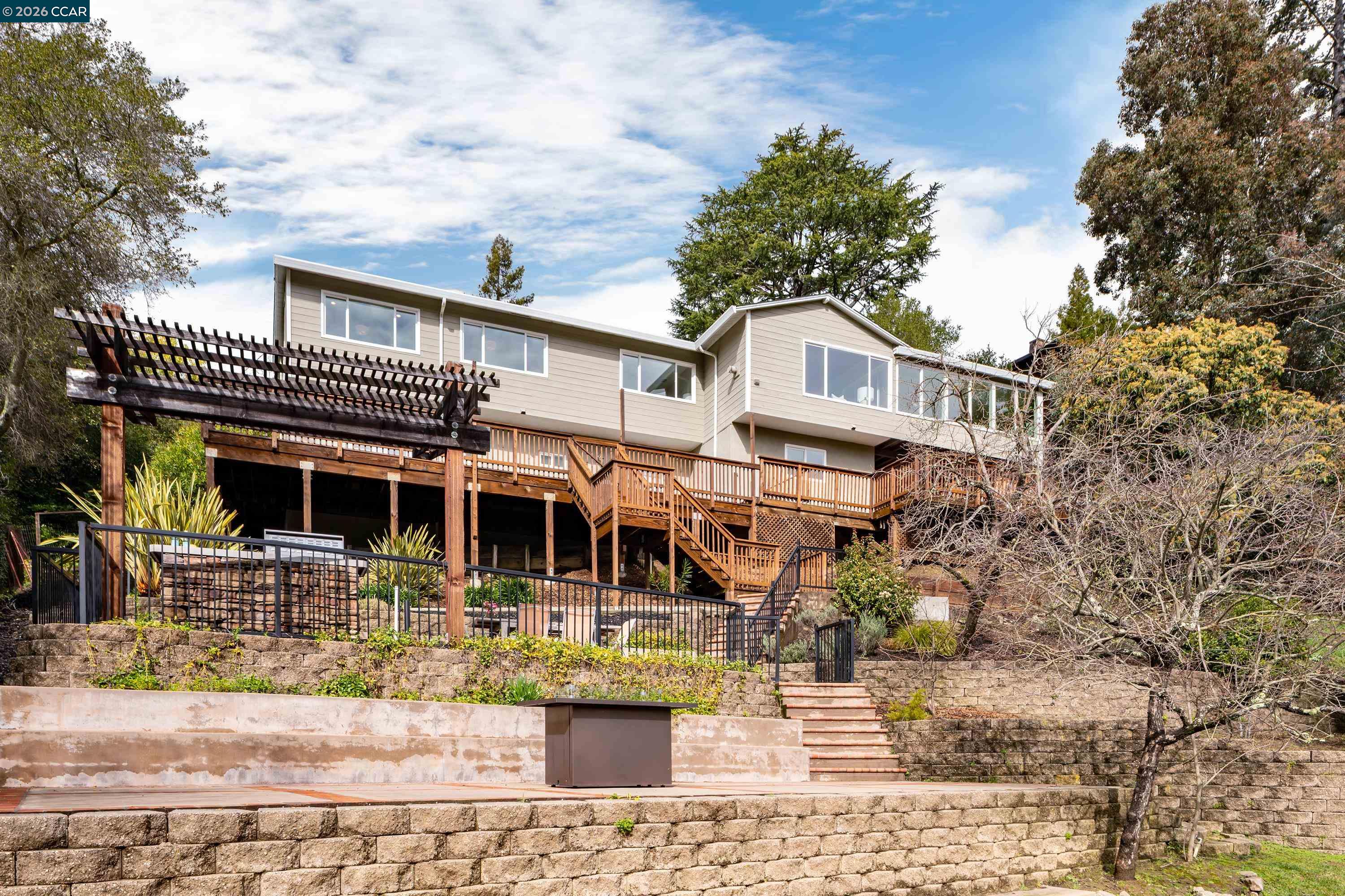 Detail Gallery Image 47 of 52 For 28 Southwood Dr, Orinda,  CA 94563 - 4 Beds | 4 Baths