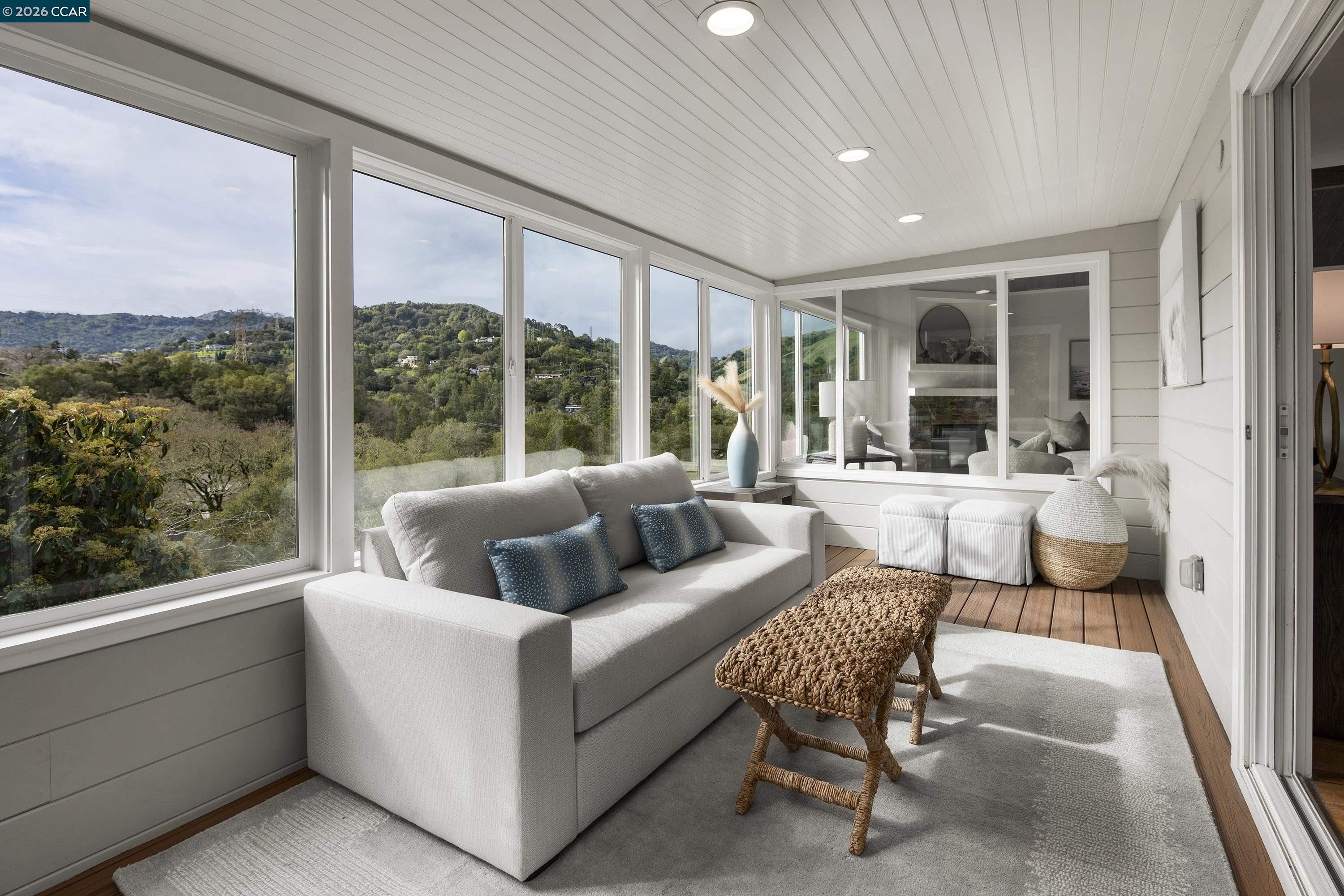 Detail Gallery Image 8 of 52 For 28 Southwood Dr, Orinda,  CA 94563 - 4 Beds | 4 Baths