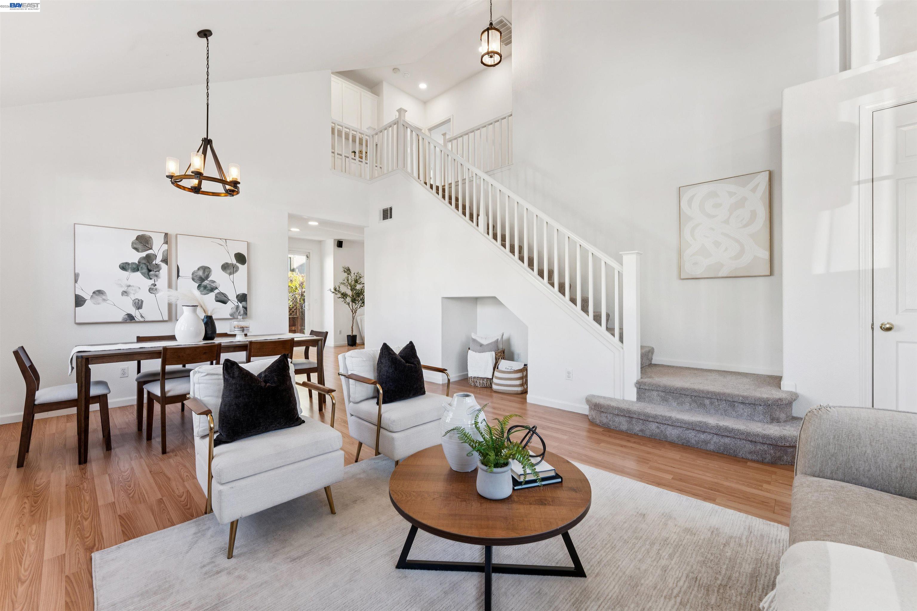 Detail Gallery Image 2 of 32 For 3989 Strafford Ct, Dublin,  CA 94568 - 3 Beds | 2/1 Baths