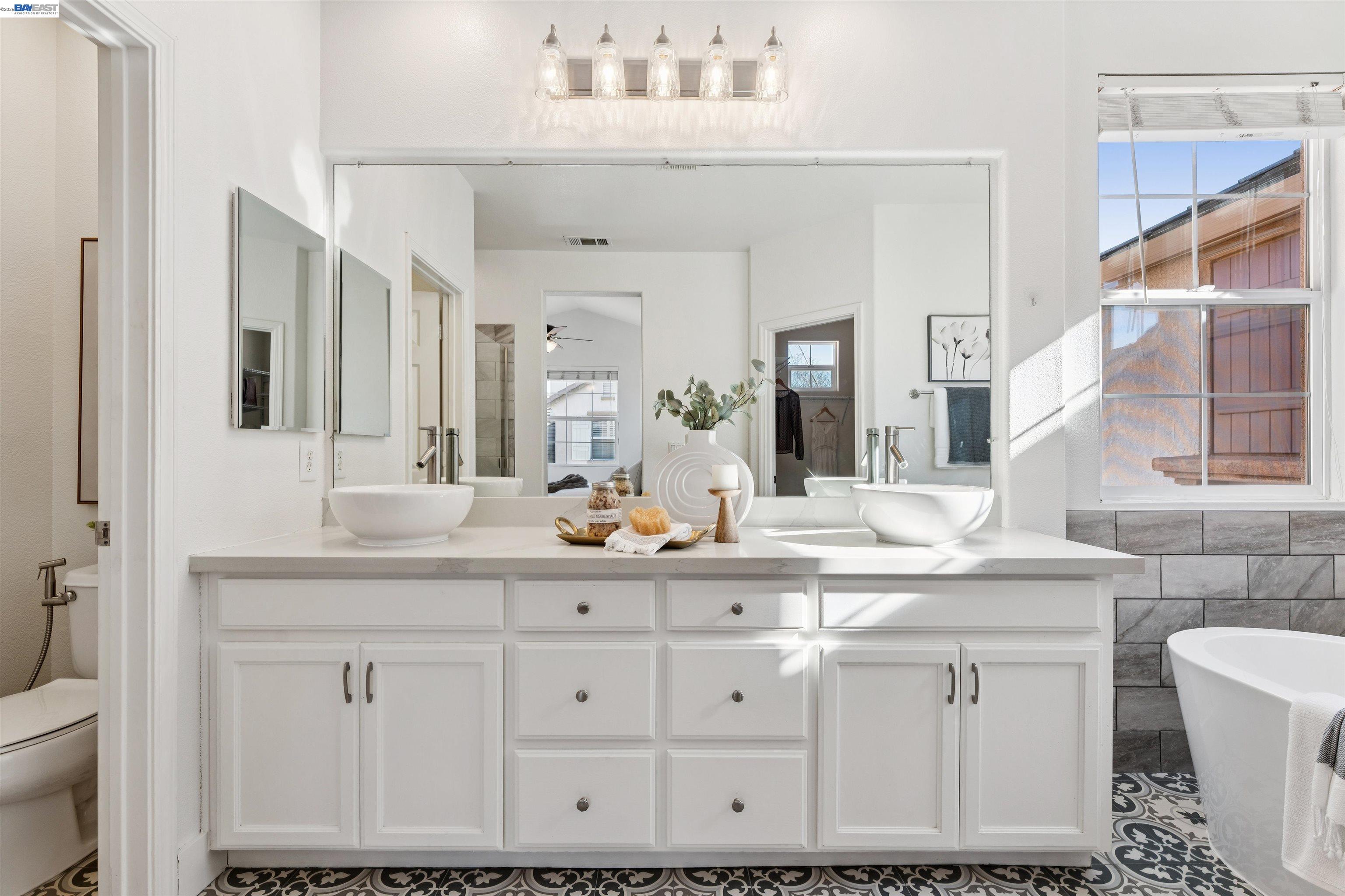 Detail Gallery Image 16 of 32 For 3989 Strafford Ct, Dublin,  CA 94568 - 3 Beds | 2/1 Baths