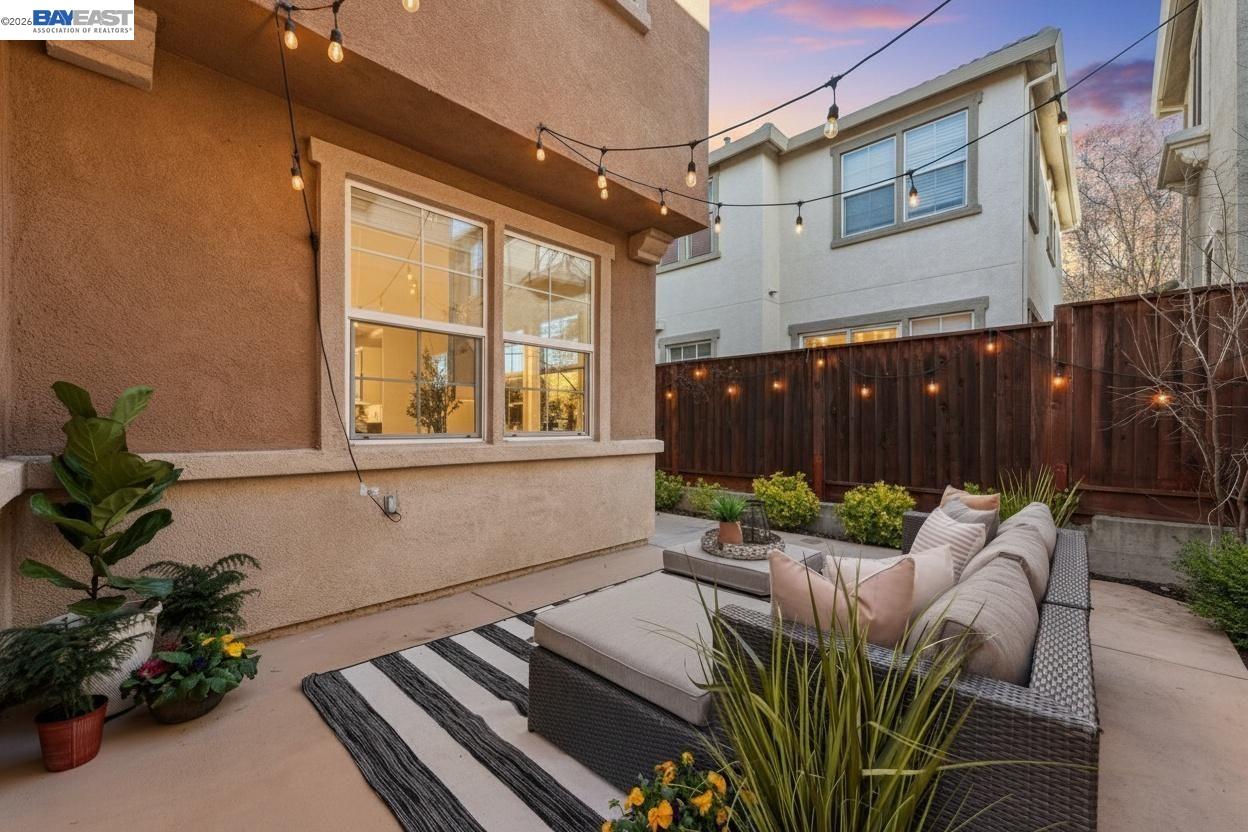 Detail Gallery Image 26 of 32 For 3989 Strafford Ct, Dublin,  CA 94568 - 3 Beds | 2/1 Baths