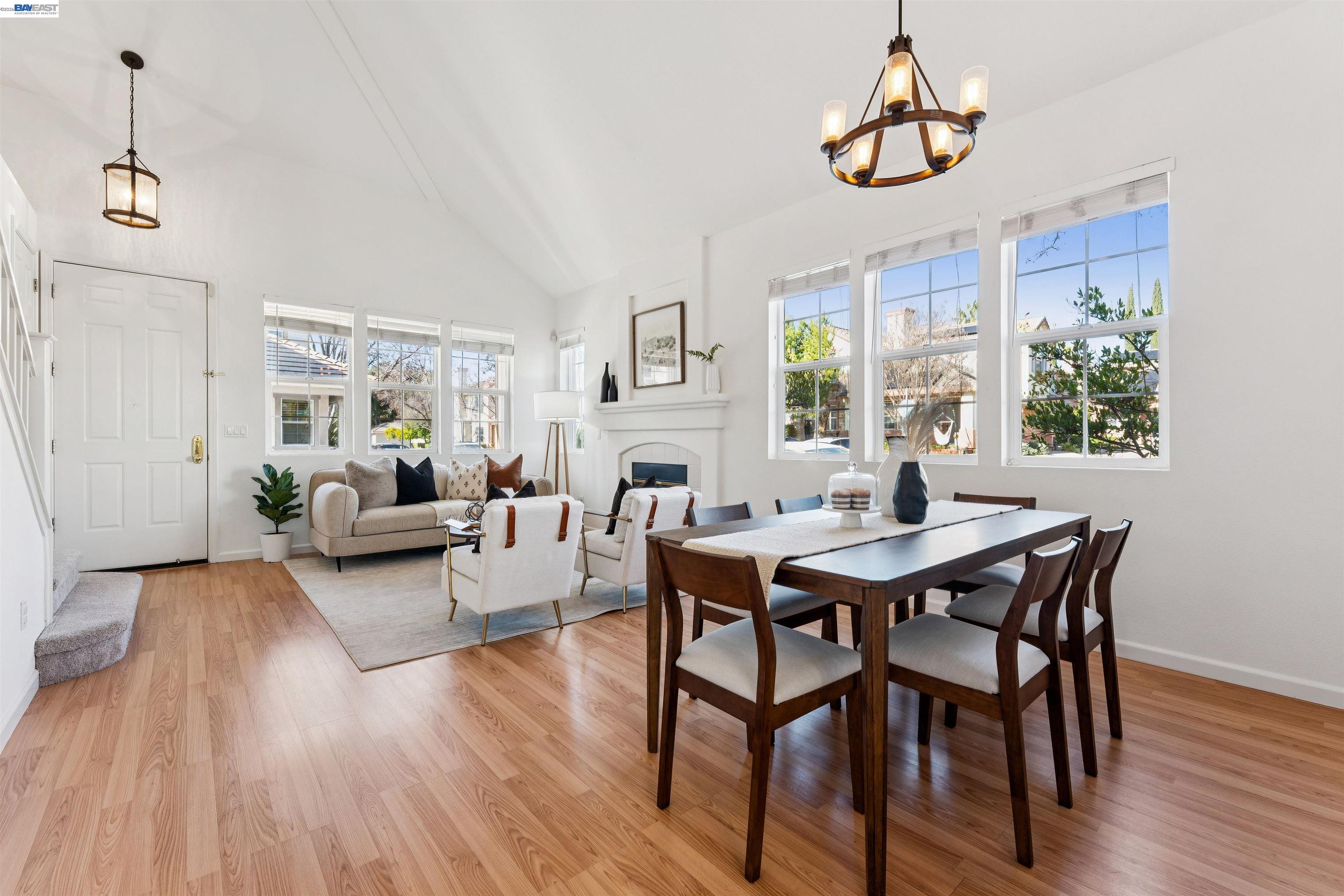 Detail Gallery Image 4 of 32 For 3989 Strafford Ct, Dublin,  CA 94568 - 3 Beds | 2/1 Baths