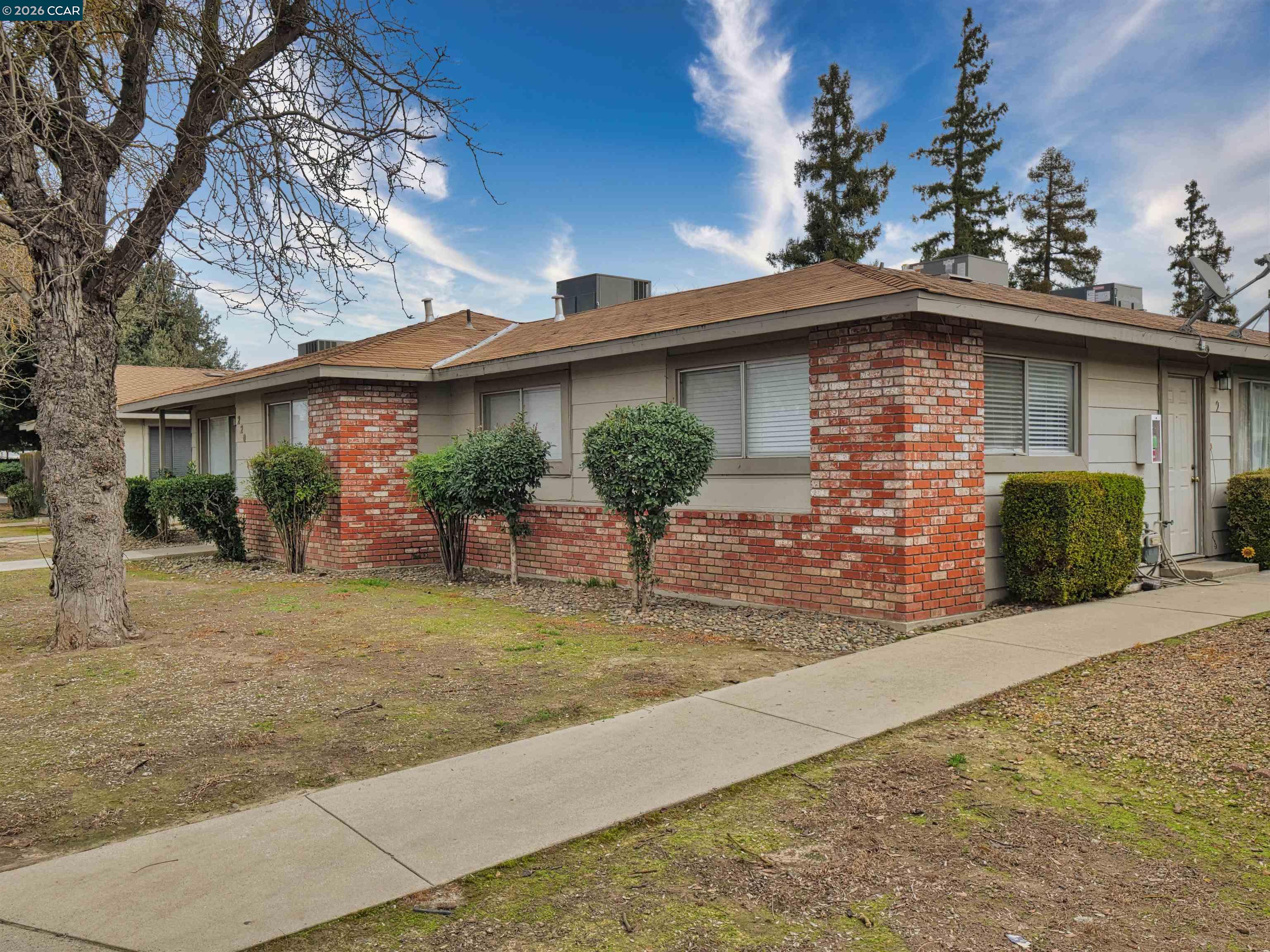 Detail Gallery Image 1 of 1 For 220 Kingston Lane, Modesto,  CA 95354-3110 - – Beds | – Baths