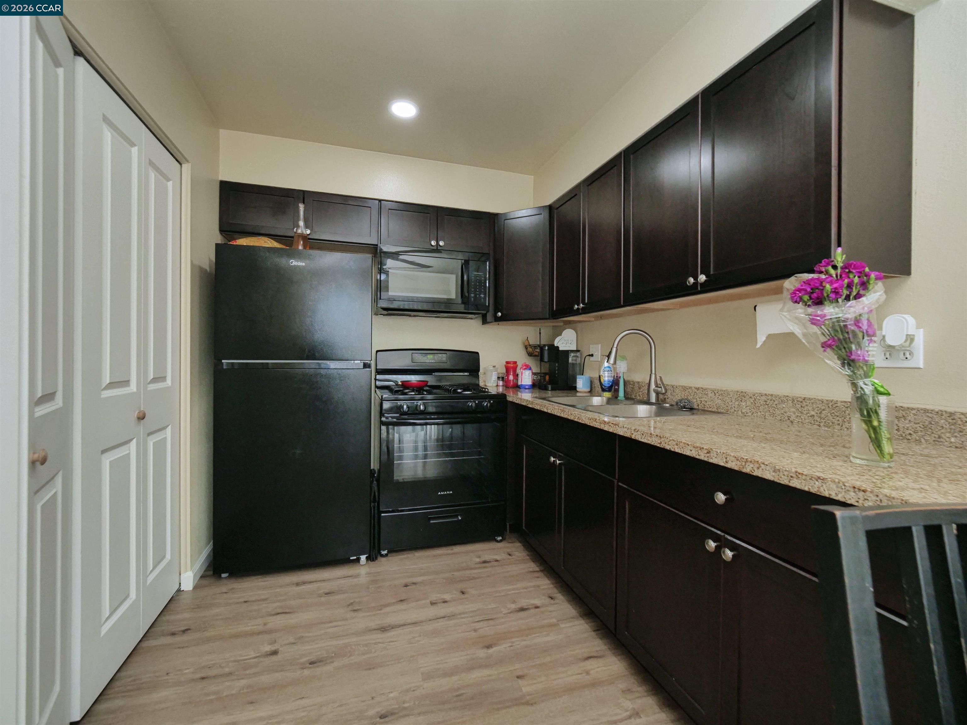 Detail Gallery Image 29 of 42 For 220 Kingston Lane, Modesto,  CA 95354-3110 - – Beds | – Baths