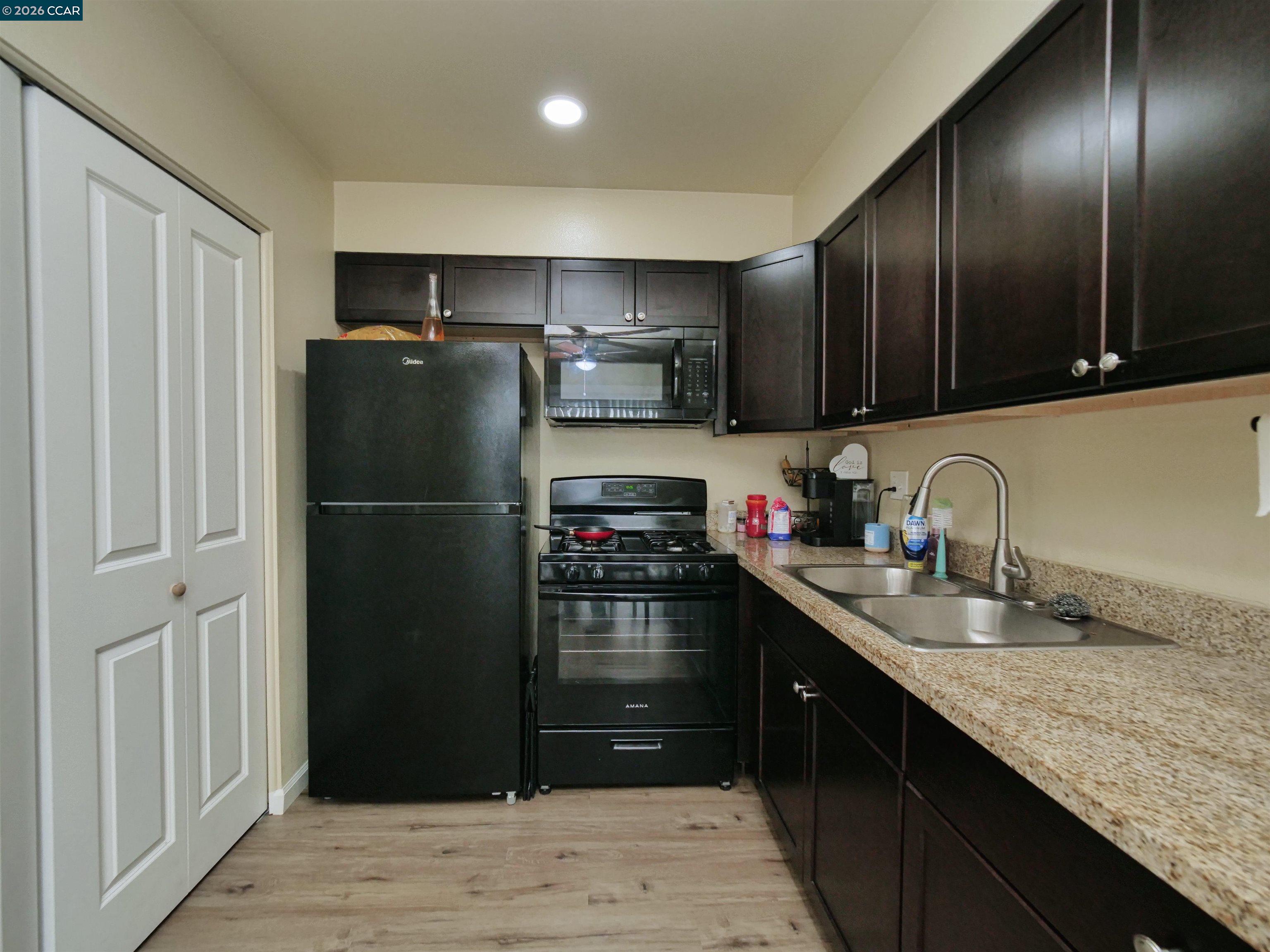 Detail Gallery Image 30 of 42 For 220 Kingston Lane, Modesto,  CA 95354-3110 - – Beds | – Baths