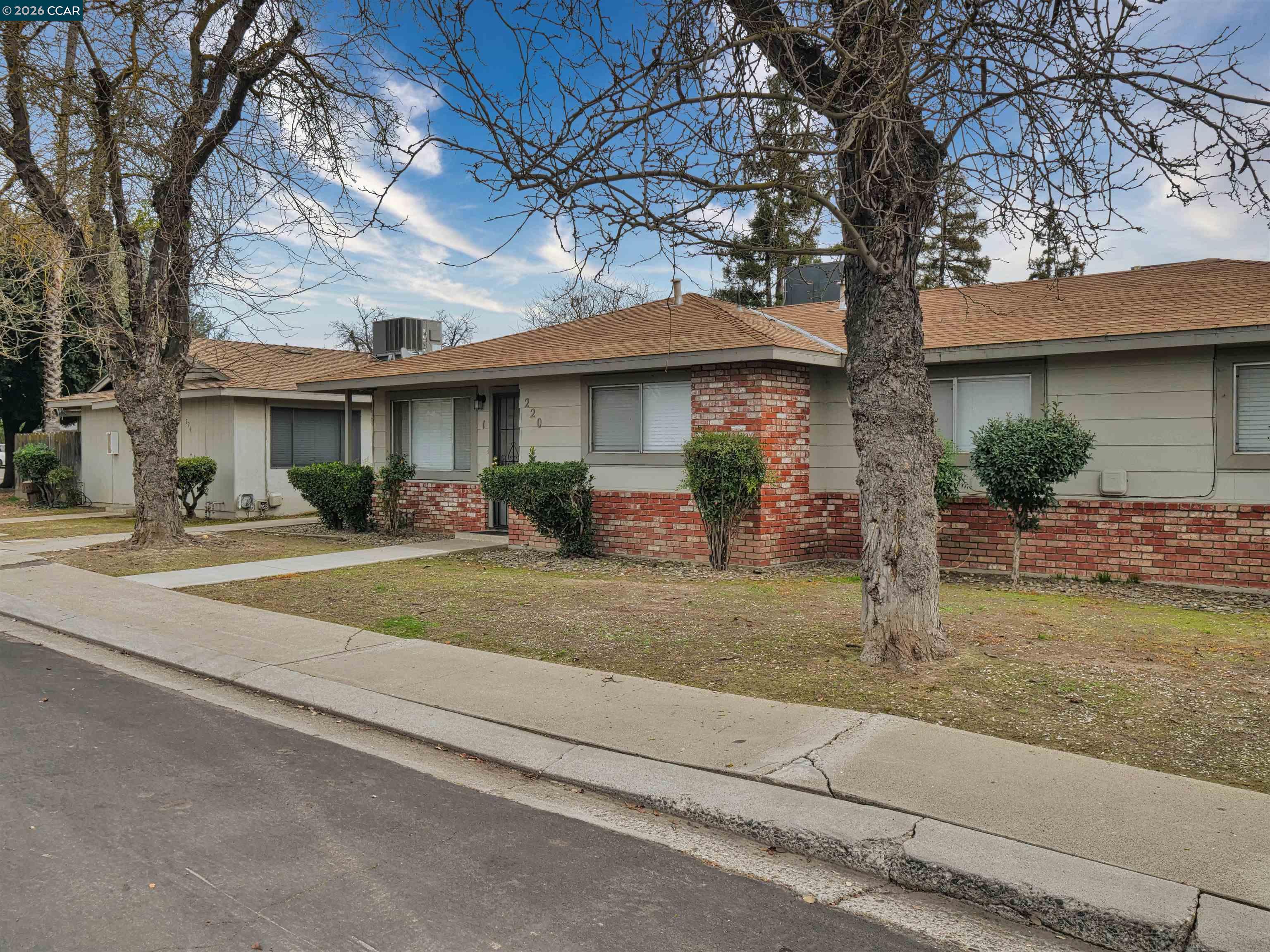 Detail Gallery Image 4 of 42 For 220 Kingston Lane, Modesto,  CA 95354-3110 - – Beds | – Baths