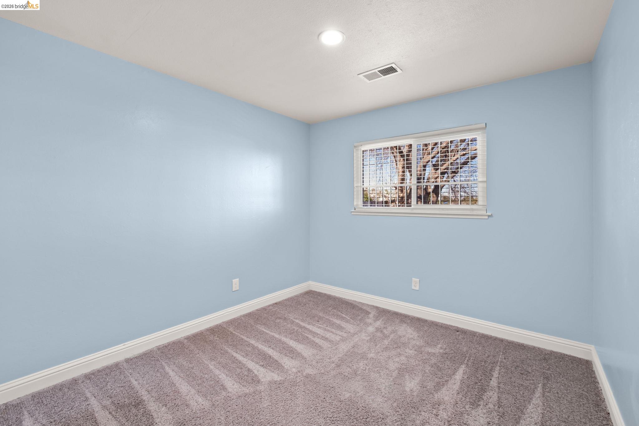 Detail Gallery Image 14 of 26 For 172 William Way, Pittsburg,  CA 94565 - 4 Beds | 2 Baths