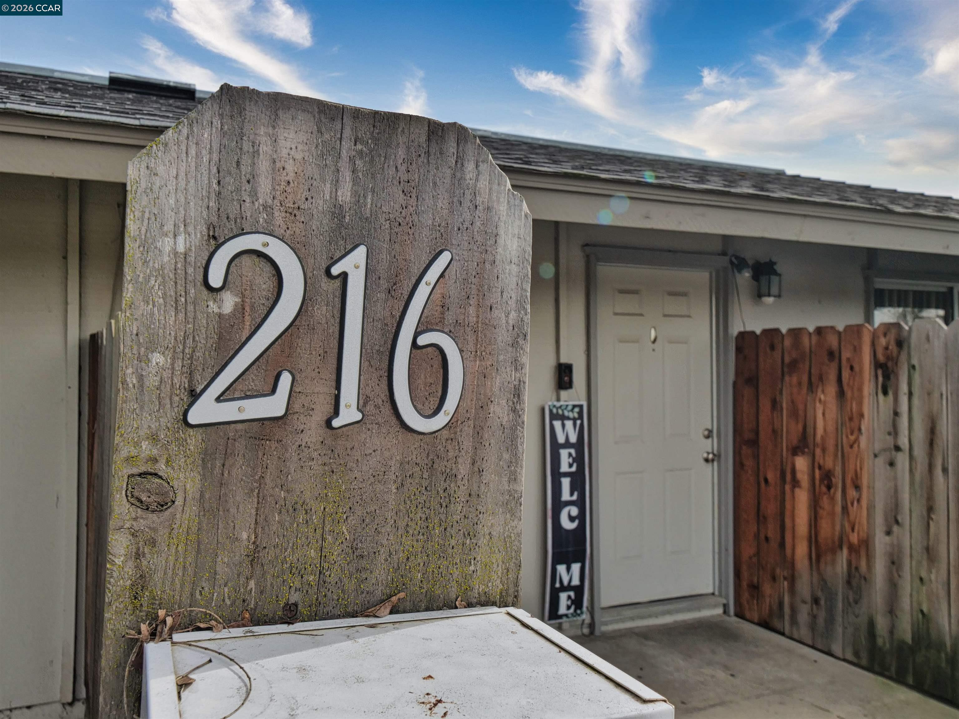 Detail Gallery Image 2 of 28 For 216 Kingston Lane, Modesto,  CA 95354-3154 - – Beds | – Baths