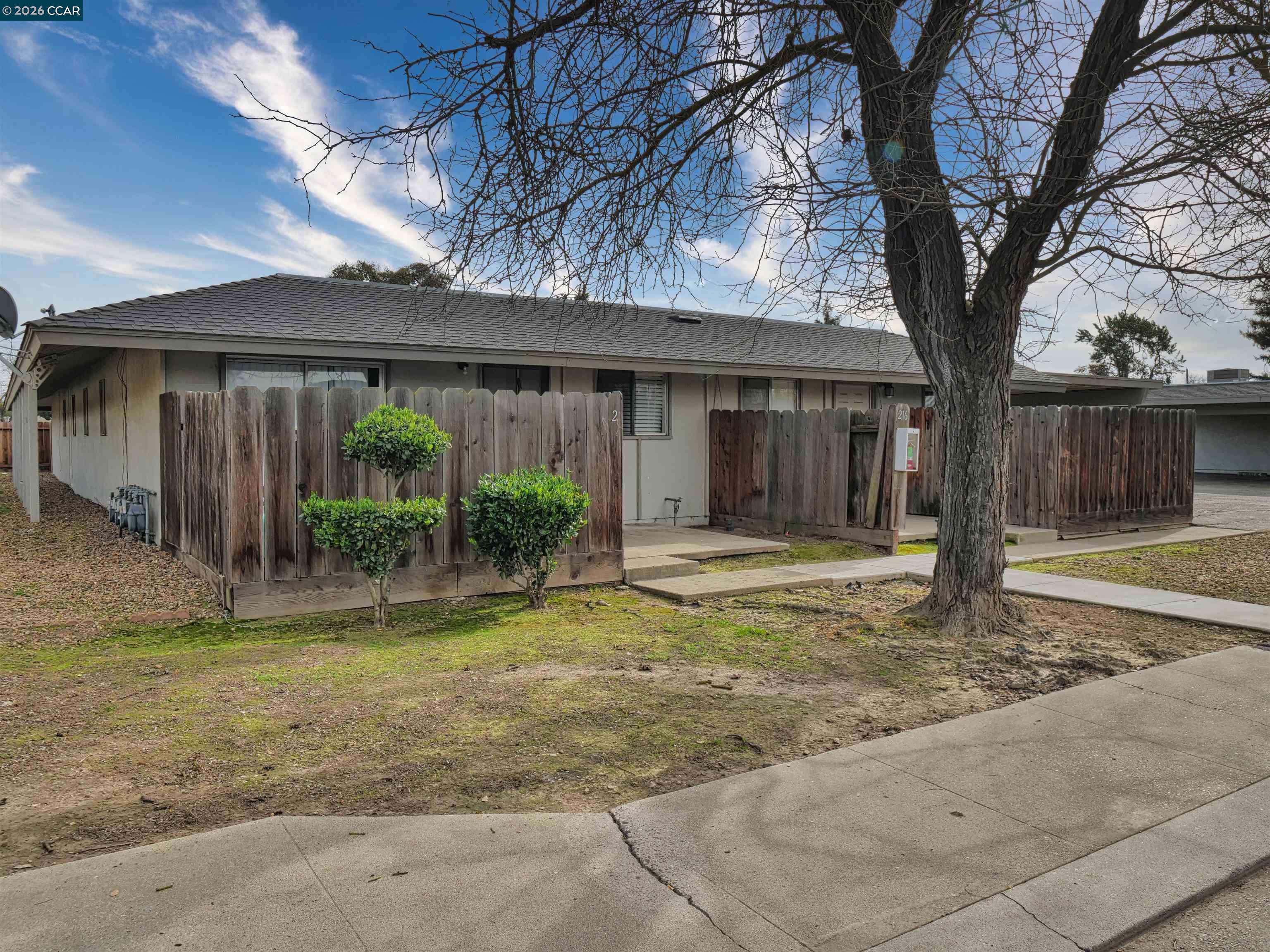 Detail Gallery Image 3 of 28 For 216 Kingston Lane, Modesto,  CA 95354-3154 - – Beds | – Baths