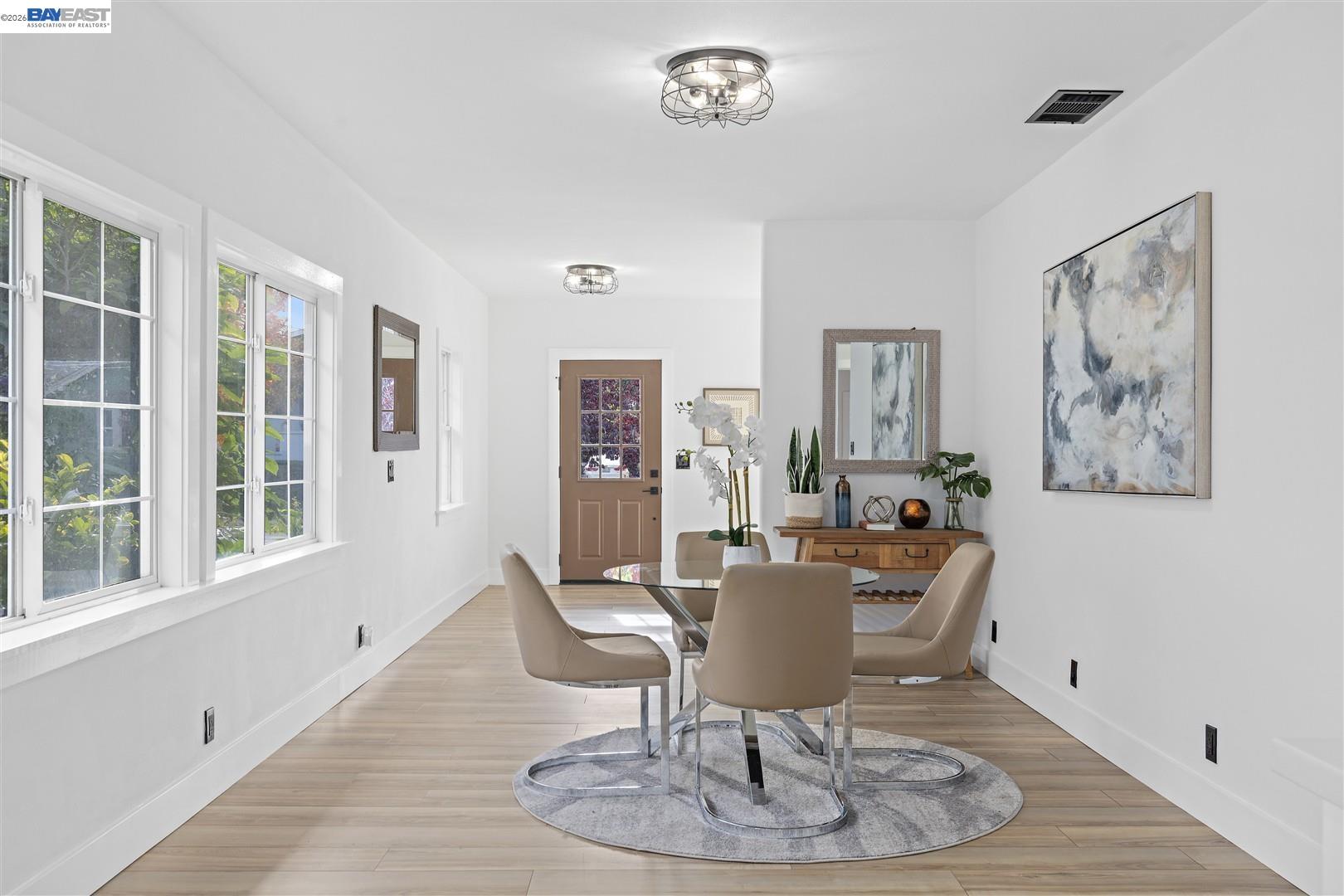 Detail Gallery Image 13 of 52 For 968 62nd St, Oakland,  CA 94608 - 2 Beds | 1/1 Baths