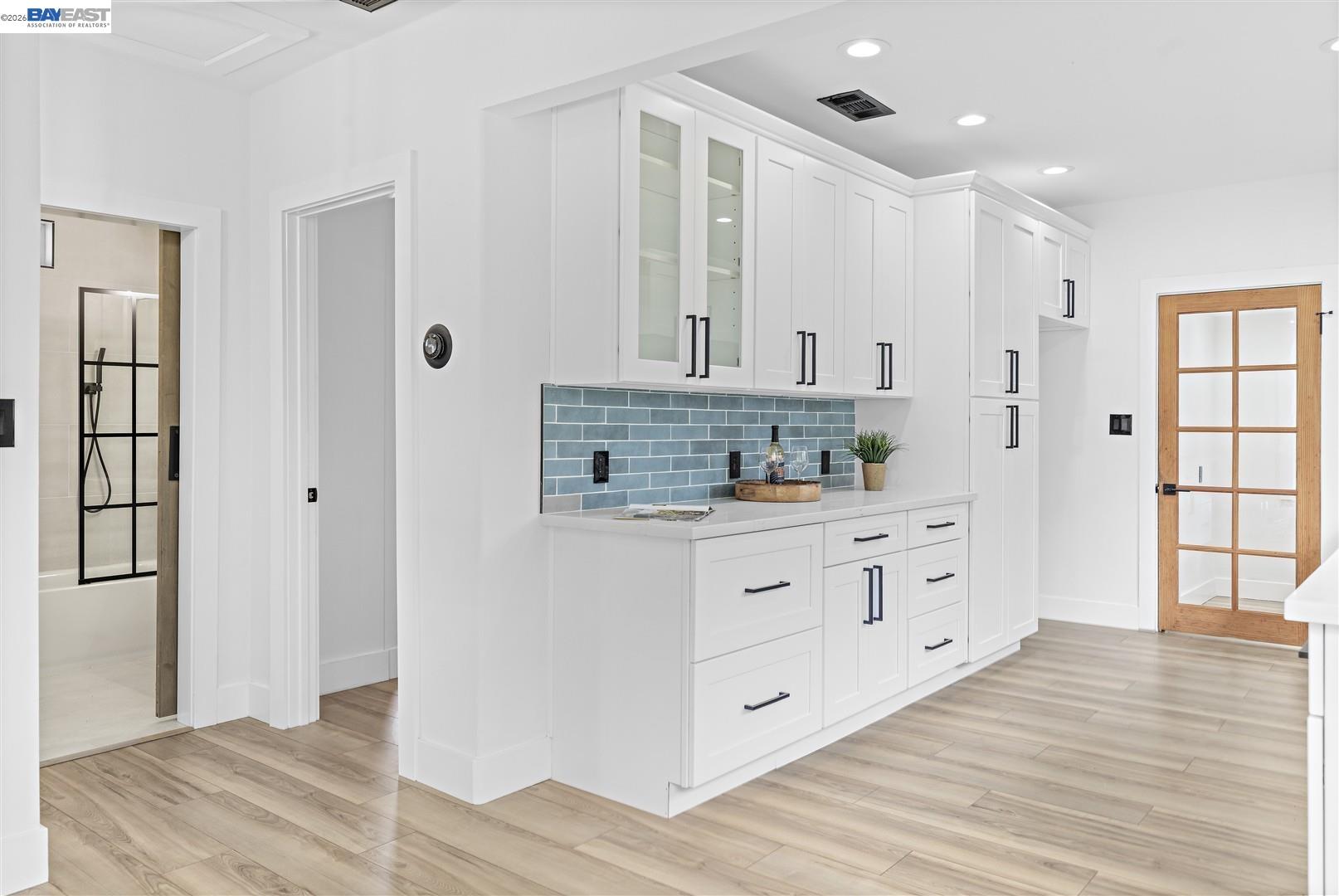 Detail Gallery Image 19 of 52 For 968 62nd St, Oakland,  CA 94608 - 2 Beds | 1/1 Baths