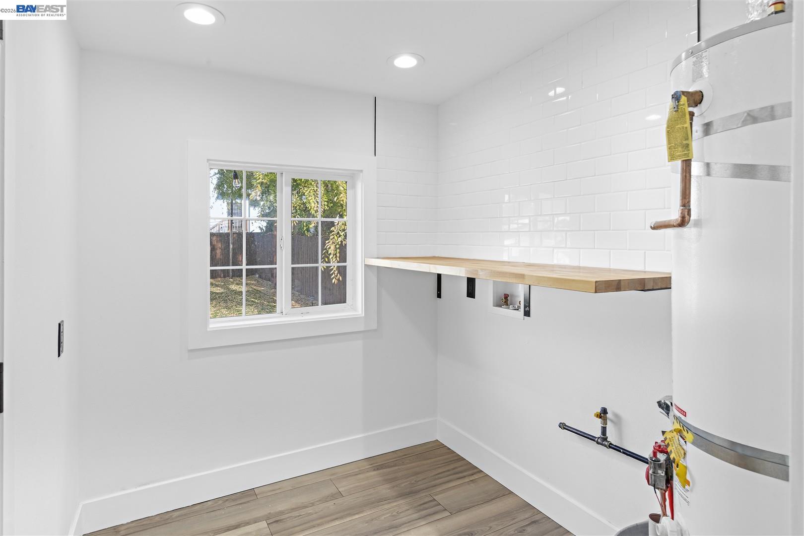 Detail Gallery Image 26 of 52 For 968 62nd St, Oakland,  CA 94608 - 2 Beds | 1/1 Baths