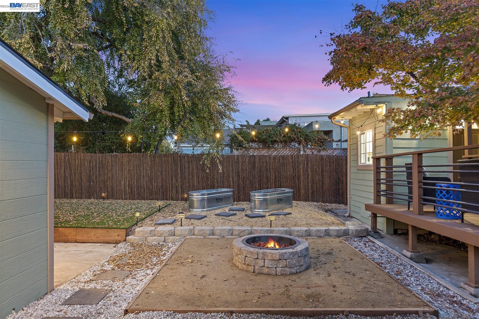 Detail Gallery Image 35 of 52 For 968 62nd St, Oakland,  CA 94608 - 2 Beds | 1/1 Baths