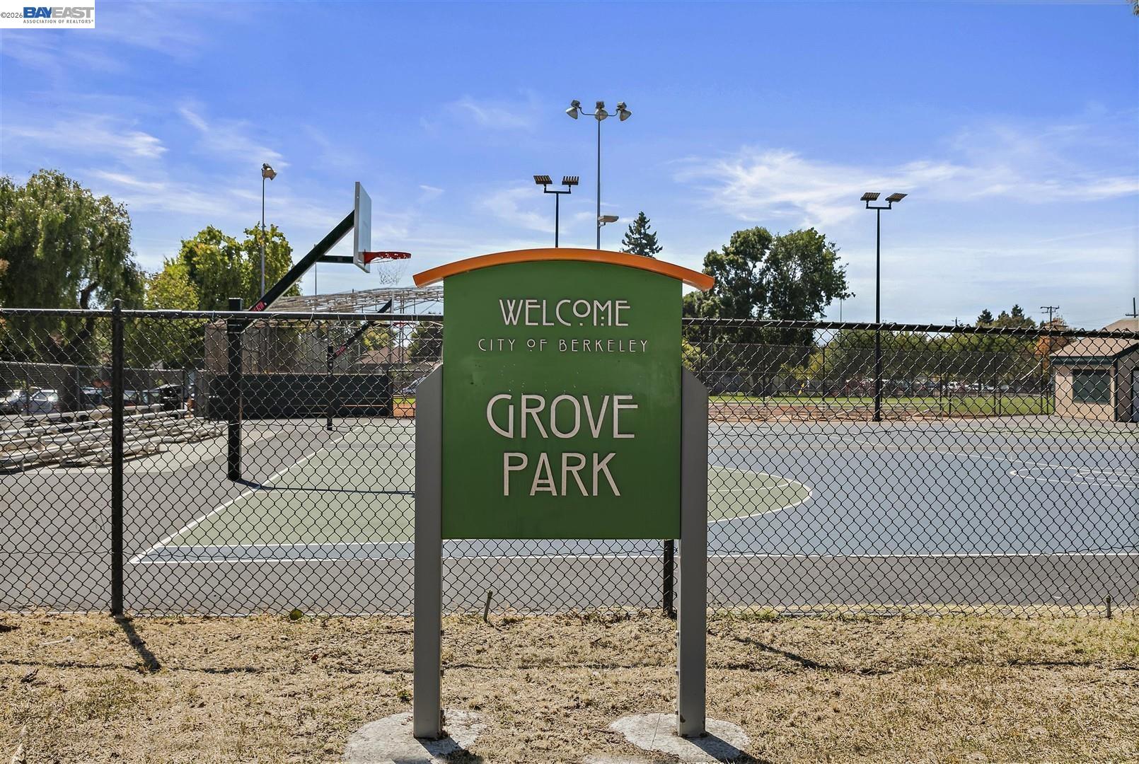 Detail Gallery Image 45 of 52 For 968 62nd St, Oakland,  CA 94608 - 2 Beds | 1/1 Baths