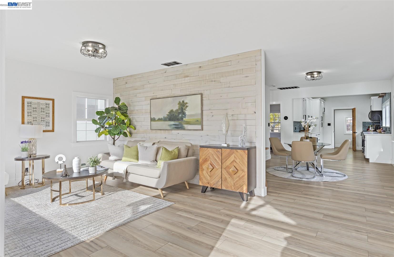 Detail Gallery Image 7 of 52 For 968 62nd St, Oakland,  CA 94608 - 2 Beds | 1/1 Baths