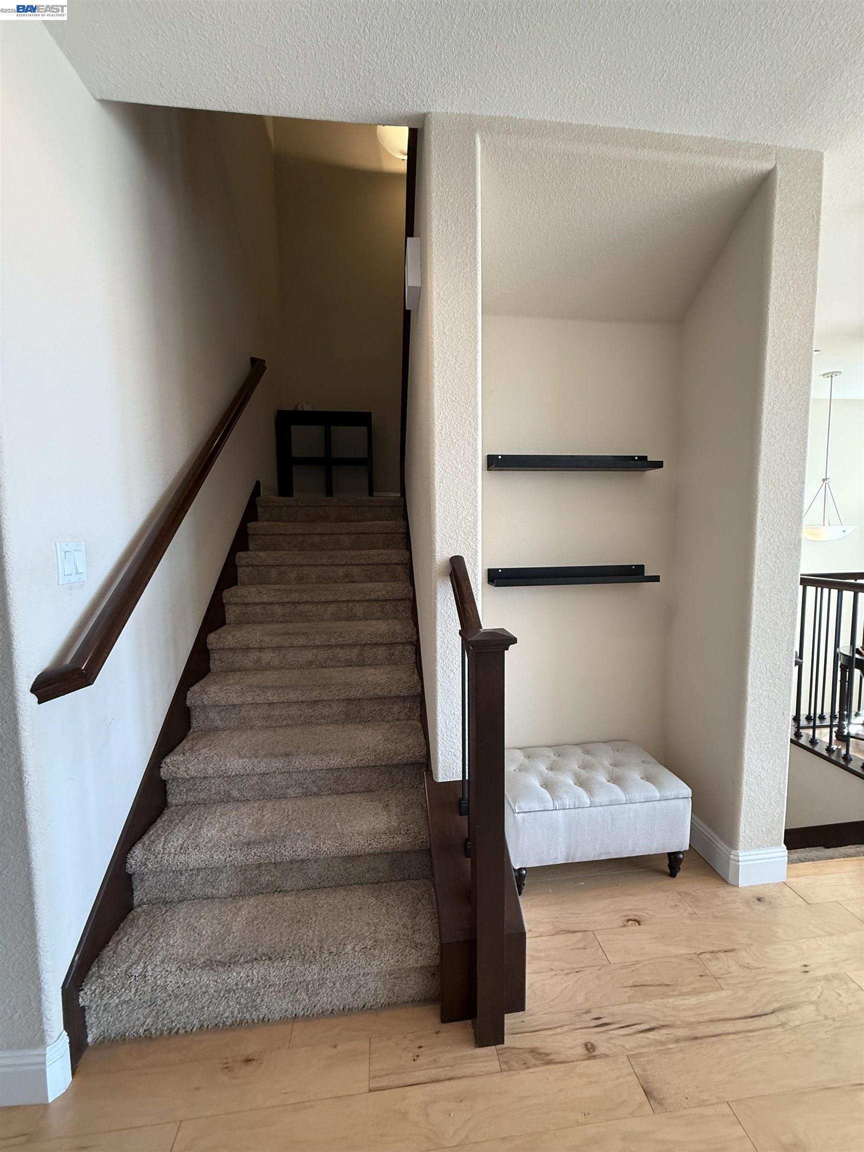 Detail Gallery Image 19 of 34 For 6492 Bayview Dr, Oakland,  CA 94605 - 4 Beds | 3 Baths