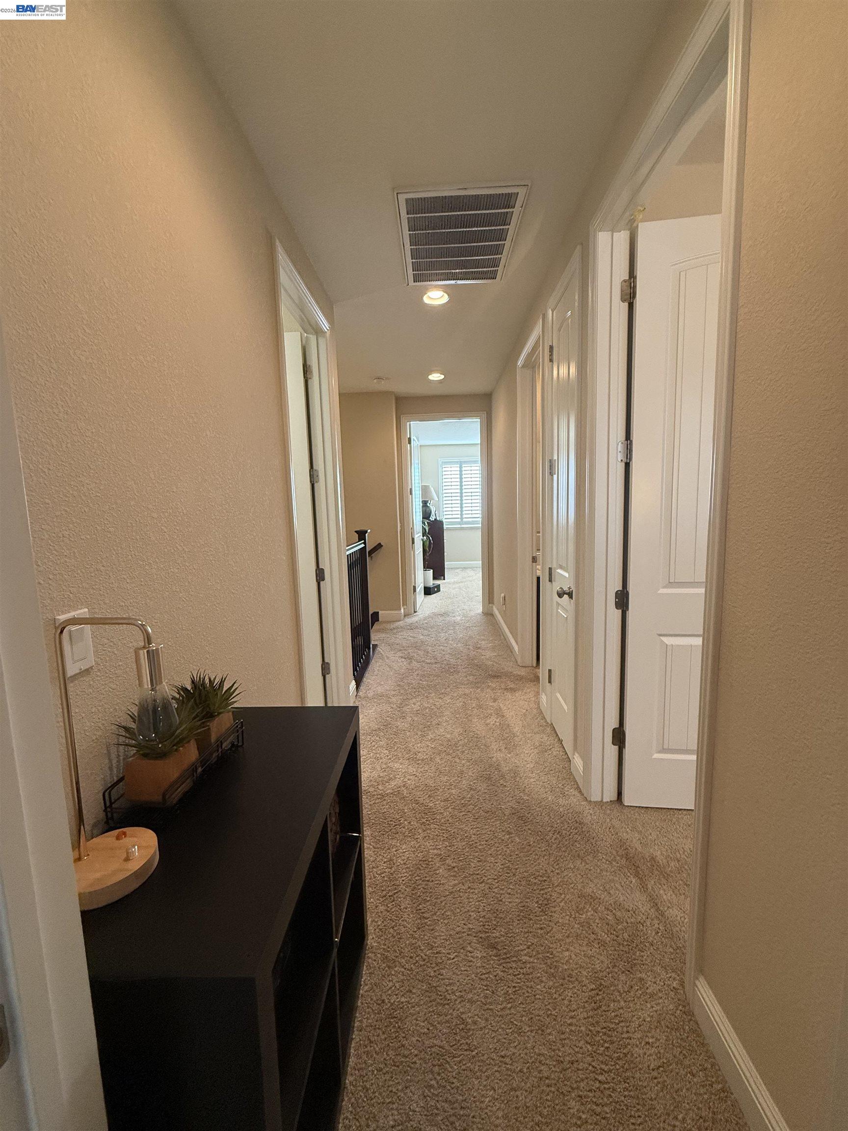 Detail Gallery Image 26 of 34 For 6492 Bayview Dr, Oakland,  CA 94605 - 4 Beds | 3 Baths