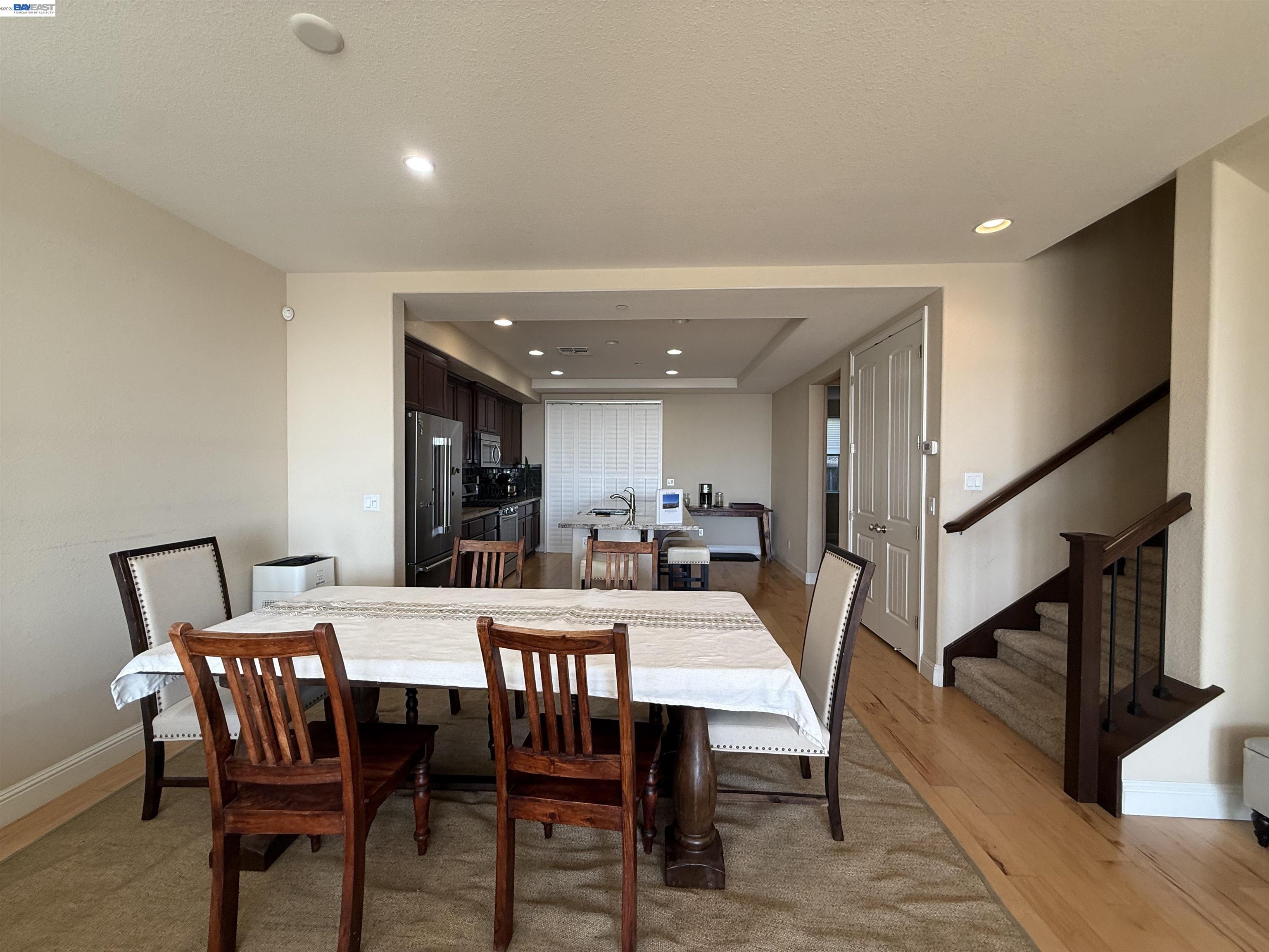 Detail Gallery Image 6 of 34 For 6492 Bayview Dr, Oakland,  CA 94605 - 4 Beds | 3 Baths