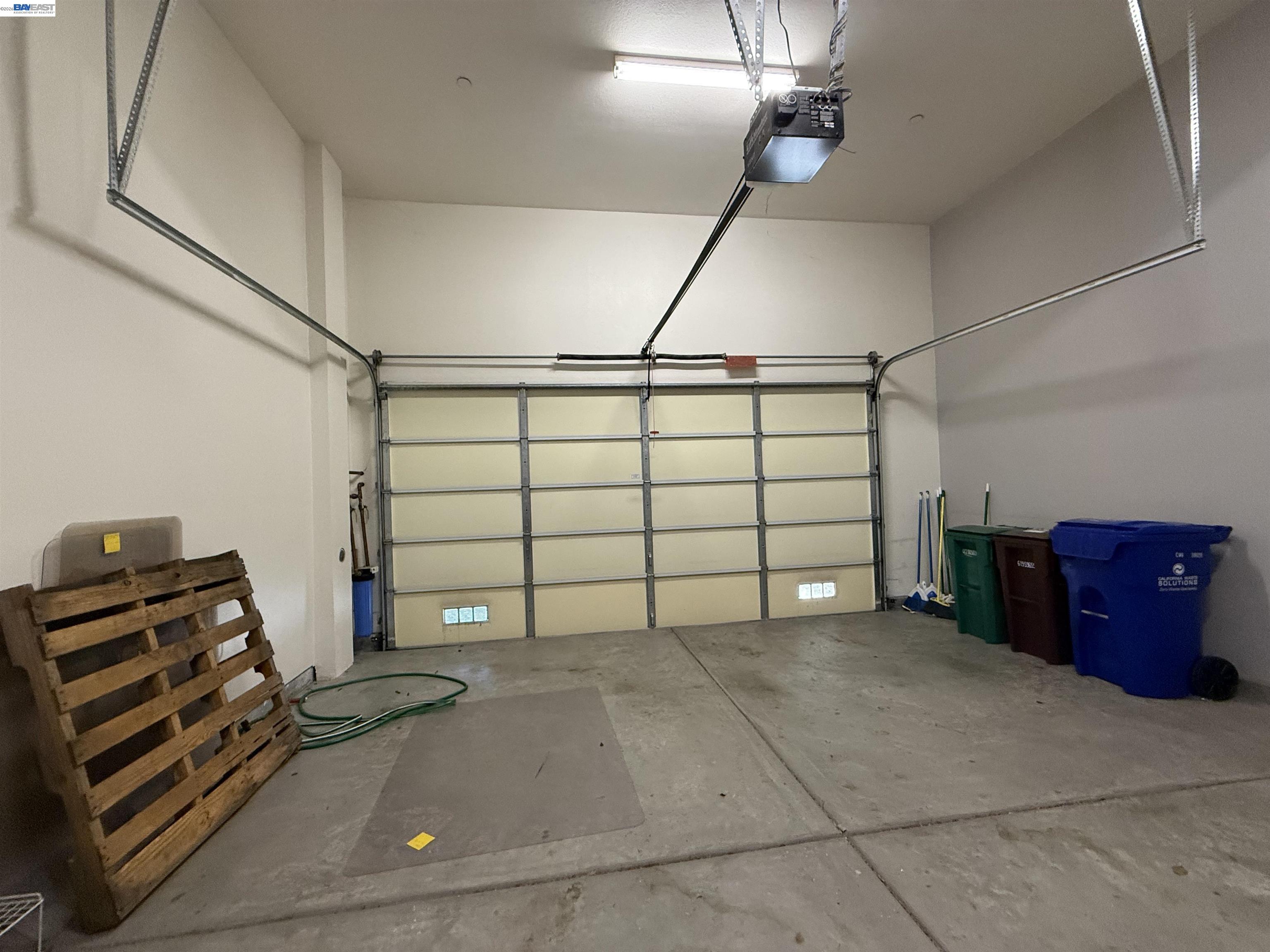 Detail Gallery Image 34 of 34 For 6492 Bayview Dr, Oakland,  CA 94605 - 4 Beds | 3 Baths