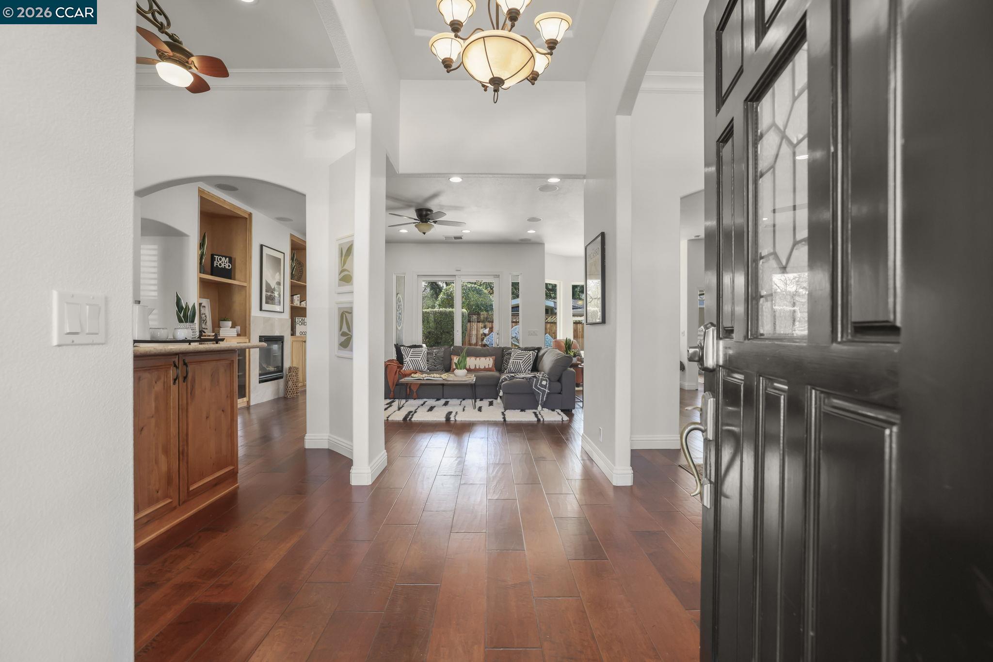 Detail Gallery Image 4 of 40 For 640 Brackman Lane, Martinez,  CA 94553-4416 - 4 Beds | 3 Baths