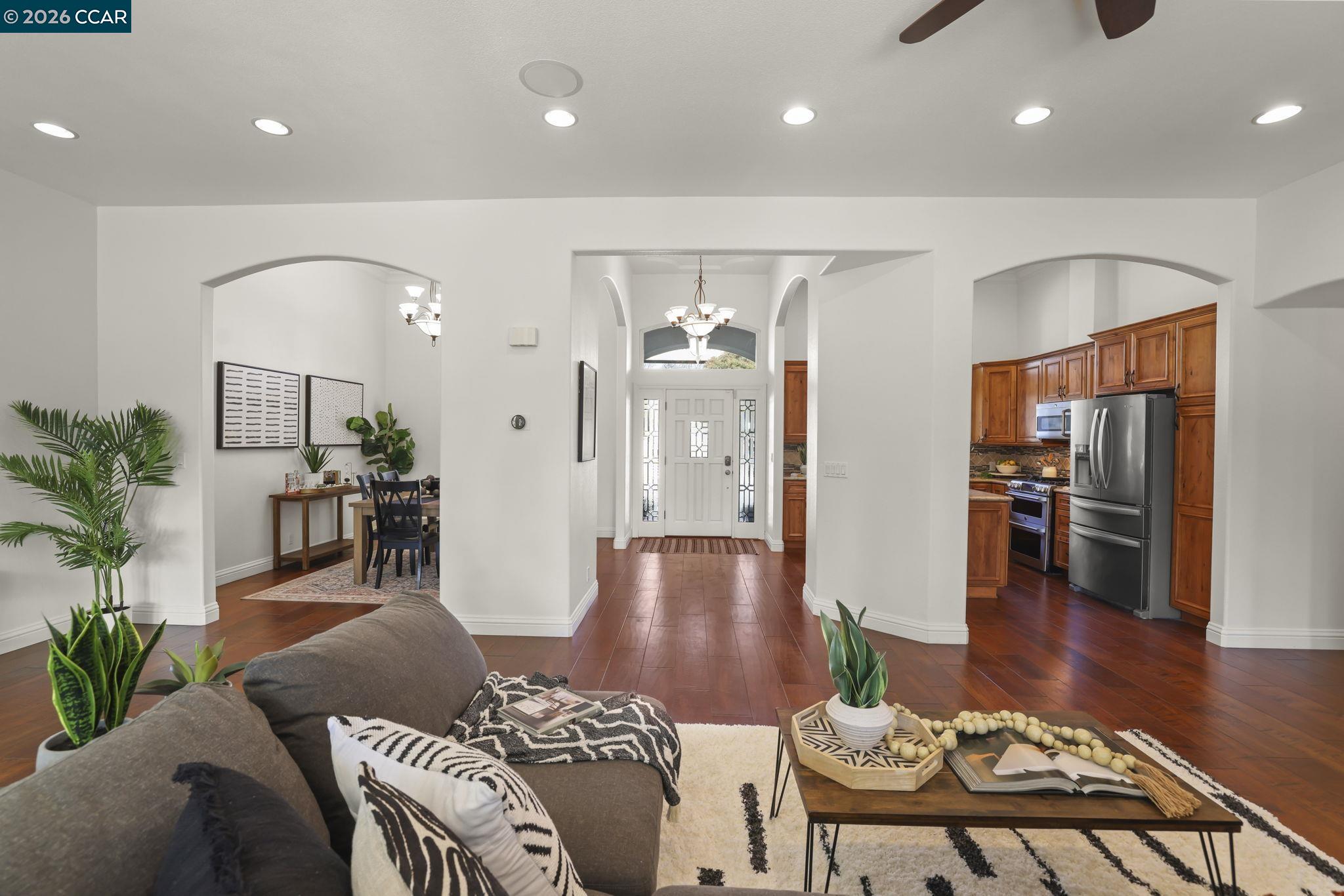 Detail Gallery Image 6 of 41 For 640 Brackman Lane, Martinez,  CA 94553-4416 - 4 Beds | 3 Baths