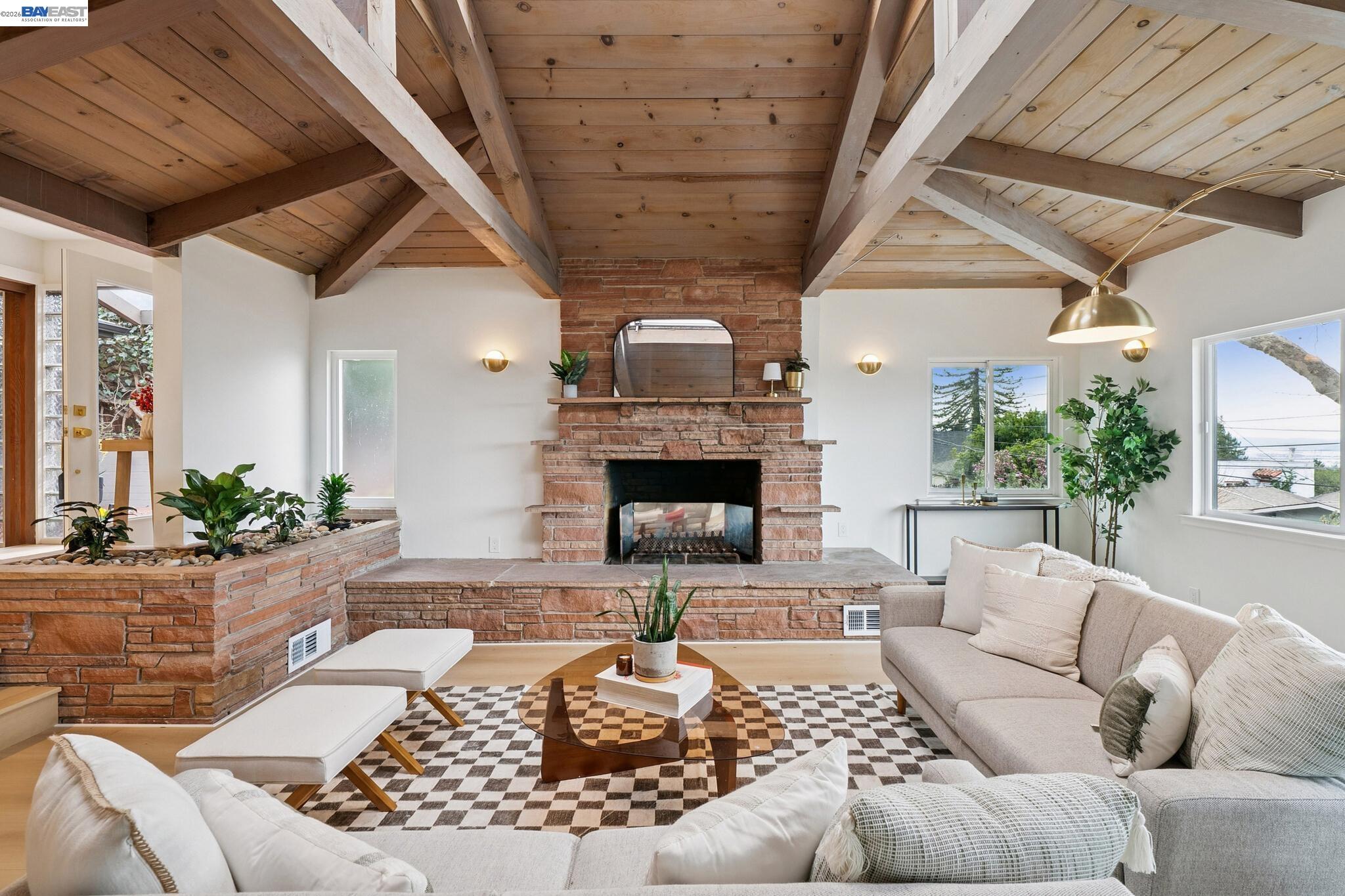 Detail Gallery Image 4 of 56 For 201 Amherst Ave, Kensington,  CA 94708 - 4 Beds | 2/1 Baths