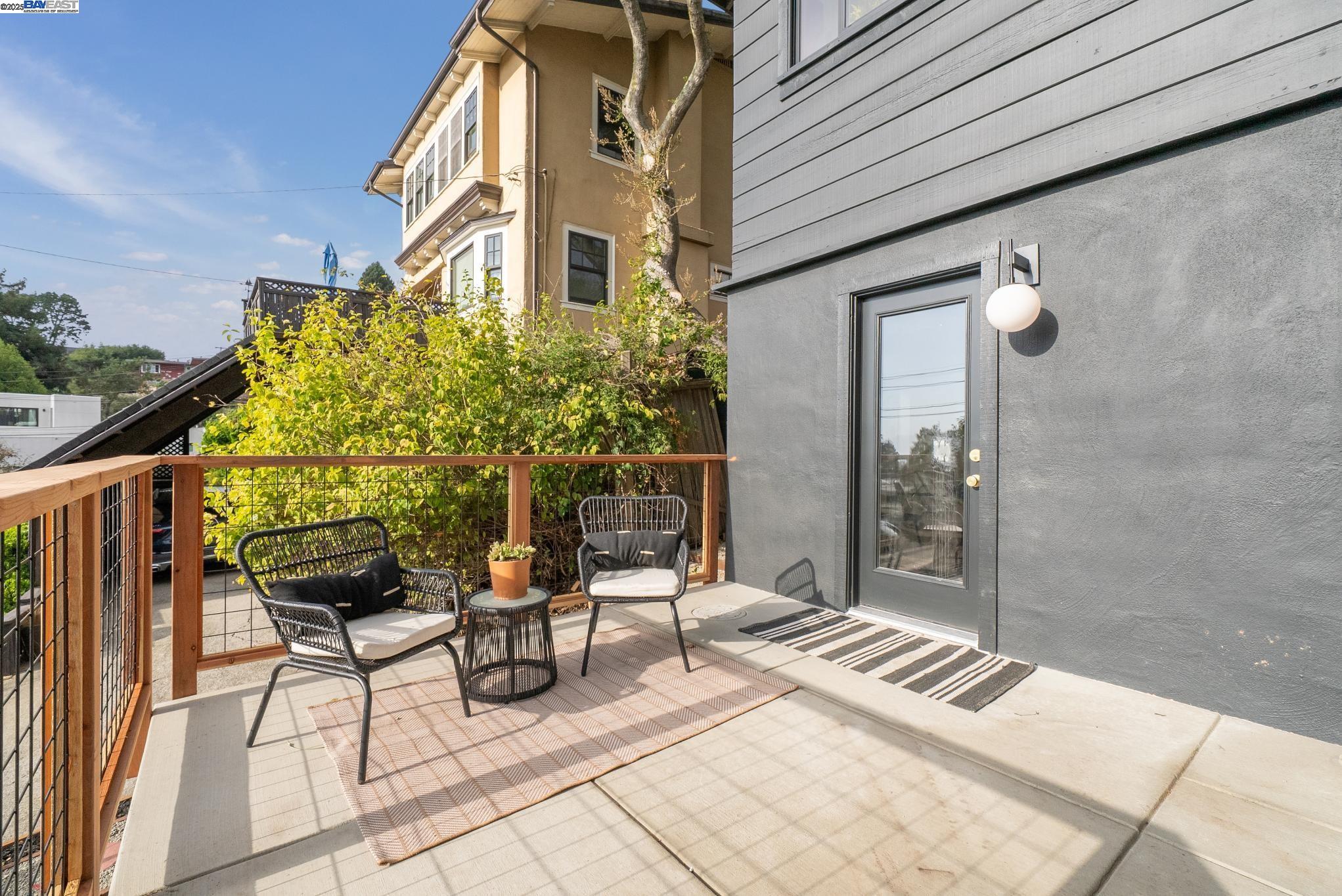 Detail Gallery Image 37 of 56 For 201 Amherst Ave, Kensington,  CA 94708 - 4 Beds | 2/1 Baths