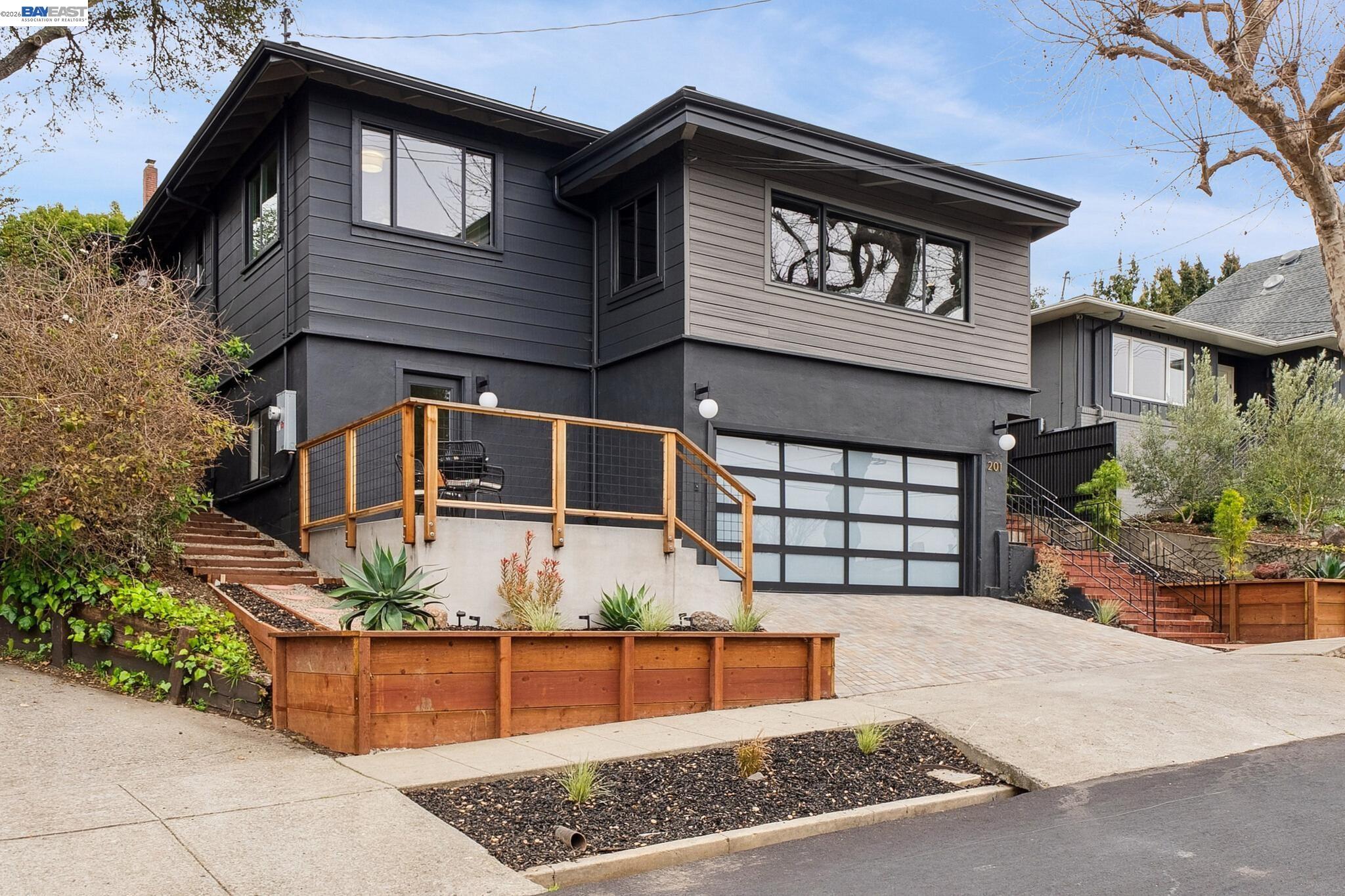 Detail Gallery Image 49 of 56 For 201 Amherst Ave, Kensington,  CA 94708 - 4 Beds | 2/1 Baths