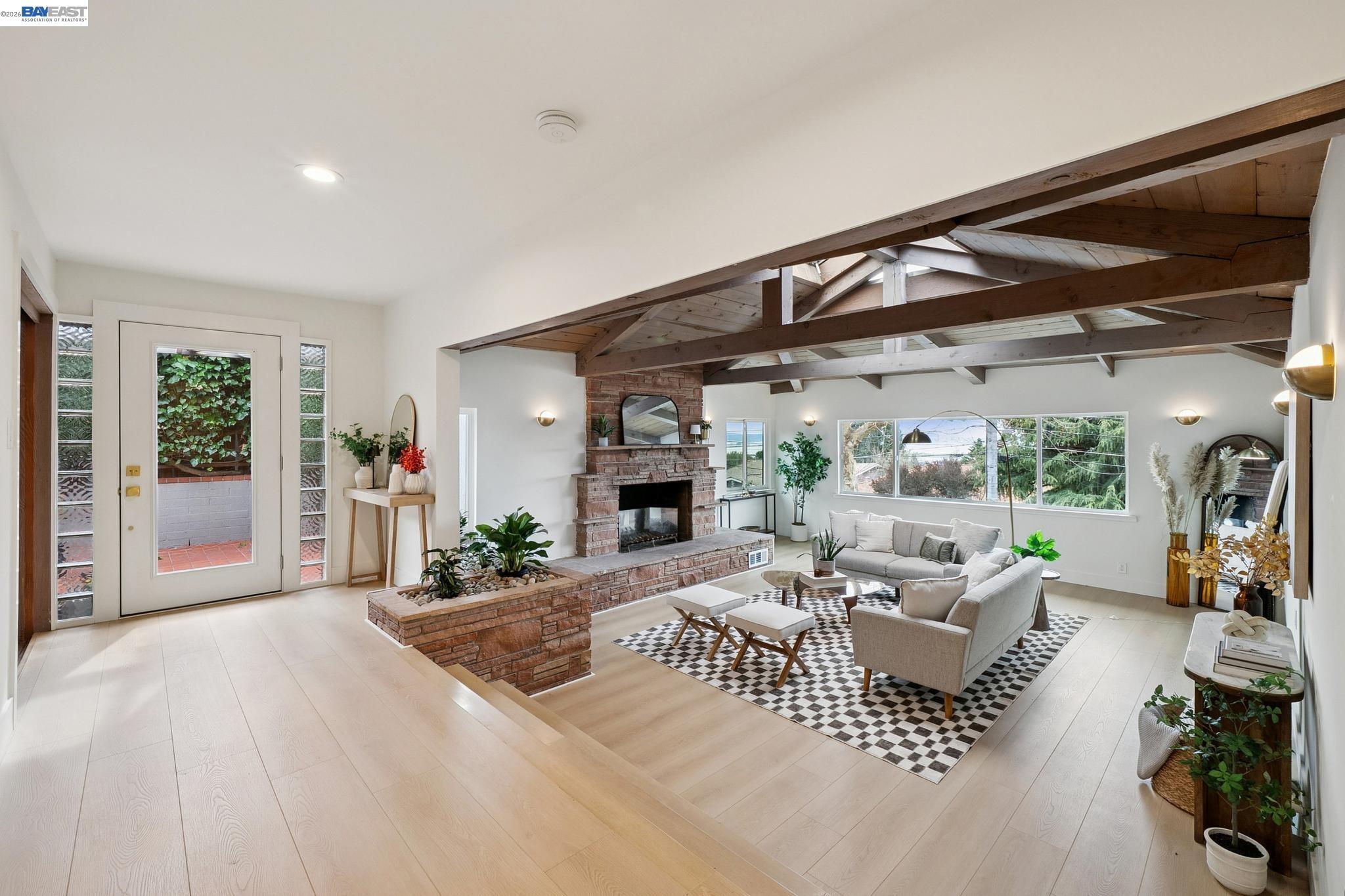 Detail Gallery Image 6 of 56 For 201 Amherst Ave, Kensington,  CA 94708 - 4 Beds | 2/1 Baths