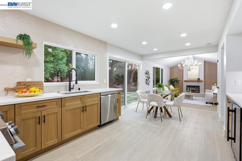 Detail Gallery Image 22 of 60 For 74 Hazelnut Ct, San Ramon,  CA 94583 - 5 Beds | 3/1 Baths