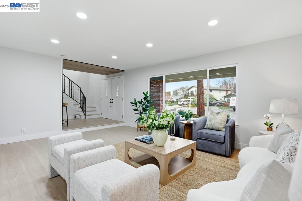 Detail Gallery Image 7 of 60 For 74 Hazelnut Ct, San Ramon,  CA 94583 - 5 Beds | 3/1 Baths