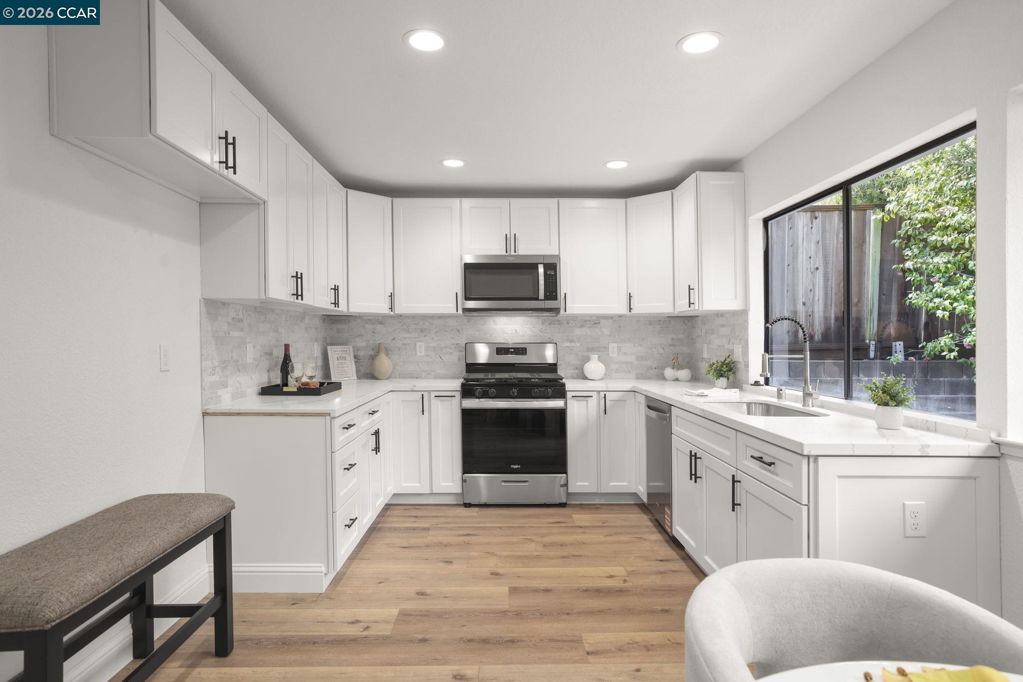 Detail Gallery Image 11 of 32 For 2185 Greenridge Dr, Richmond,  CA 94803 - 4 Beds | 2/1 Baths