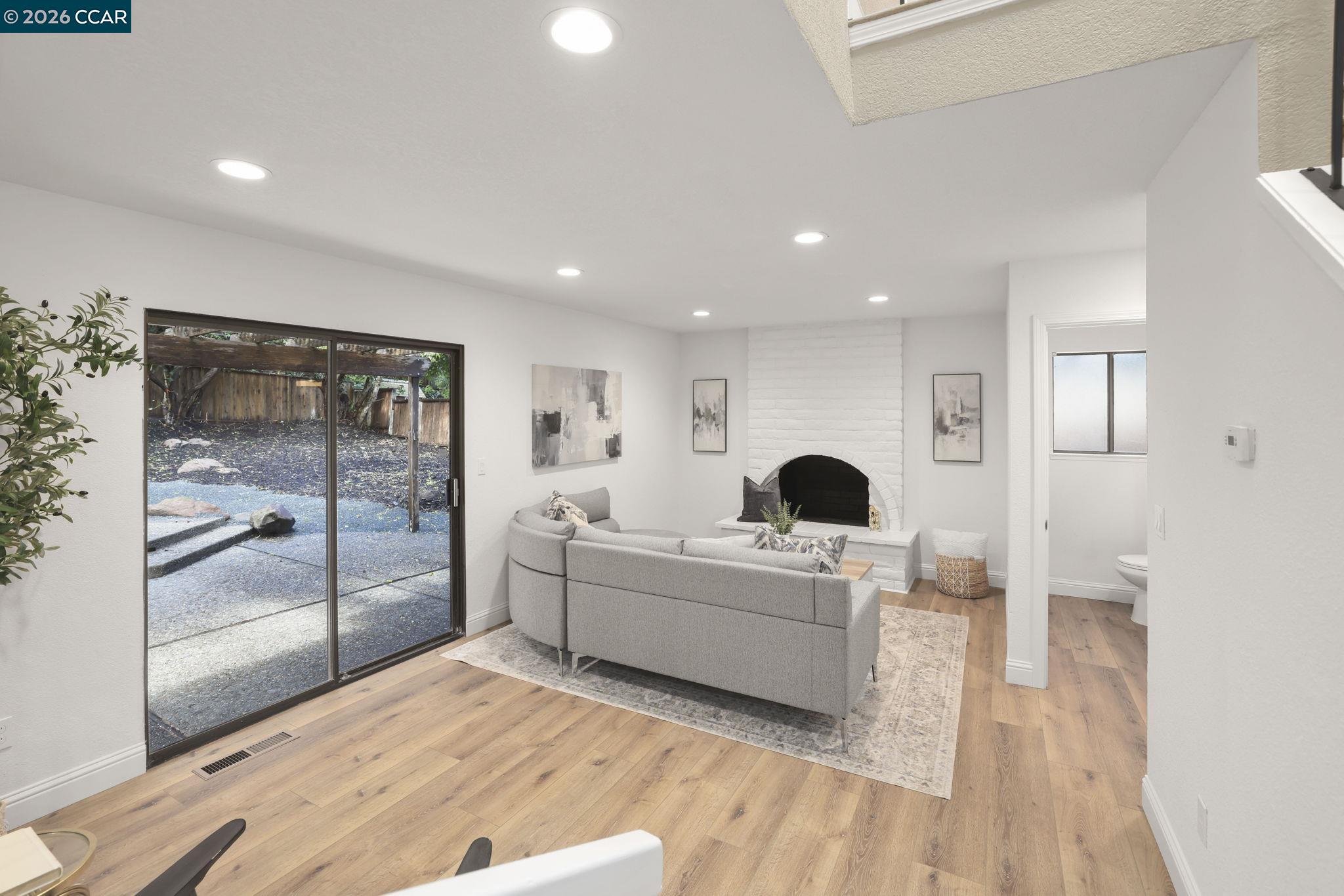 Detail Gallery Image 15 of 32 For 2185 Greenridge Dr, Richmond,  CA 94803 - 4 Beds | 2/1 Baths