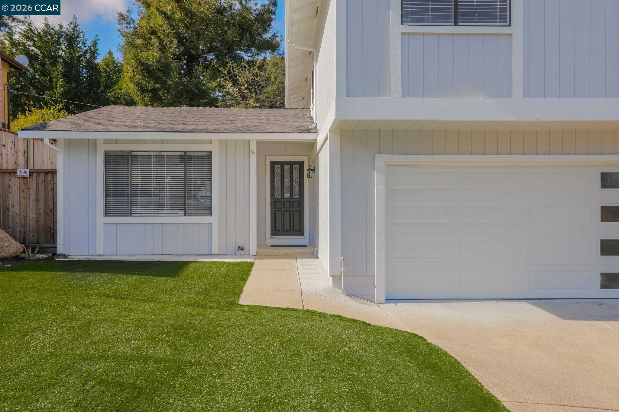 Detail Gallery Image 3 of 32 For 2185 Greenridge Dr, Richmond,  CA 94803 - 4 Beds | 2/1 Baths