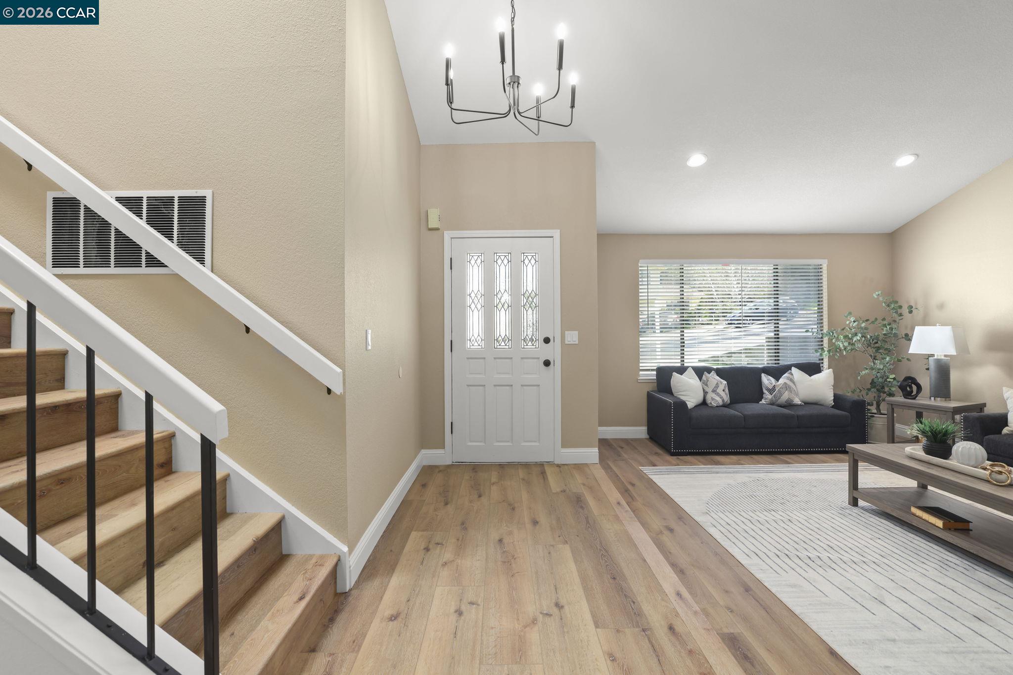 Detail Gallery Image 5 of 32 For 2185 Greenridge Dr, Richmond,  CA 94803 - 4 Beds | 2/1 Baths