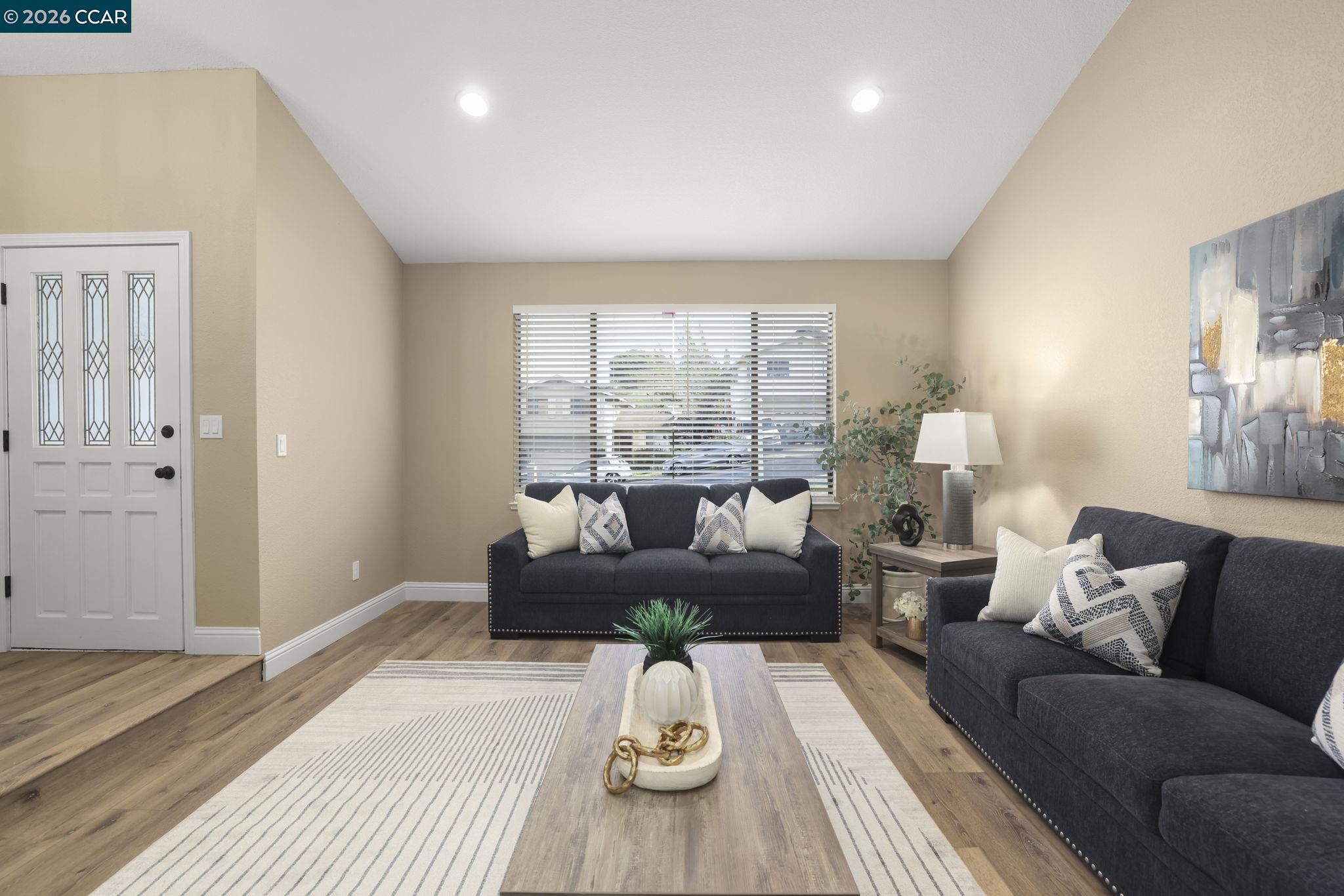 Detail Gallery Image 7 of 32 For 2185 Greenridge Dr, Richmond,  CA 94803 - 4 Beds | 2/1 Baths