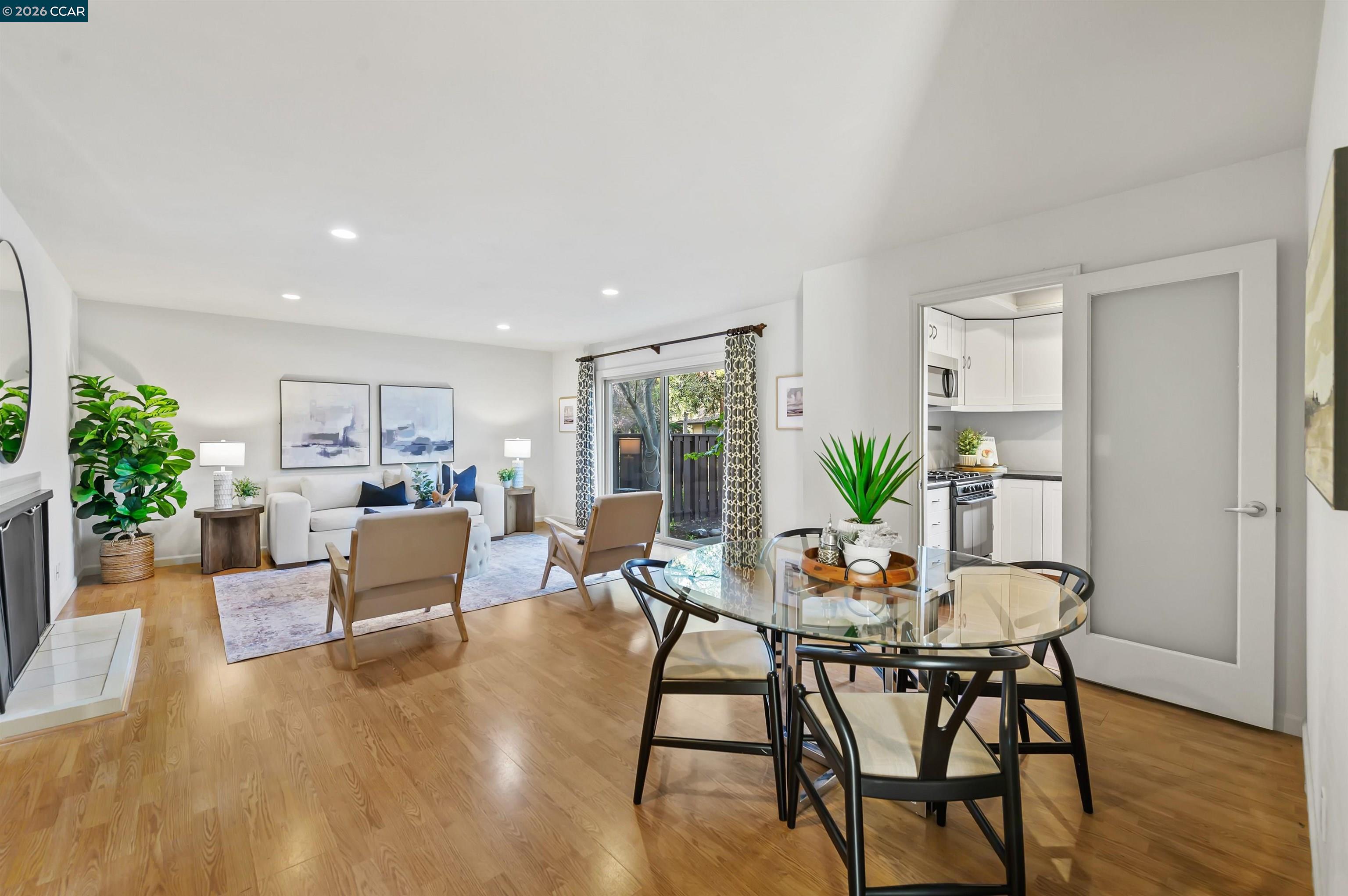 Photo #2: 41124616 Listing: Photo #2