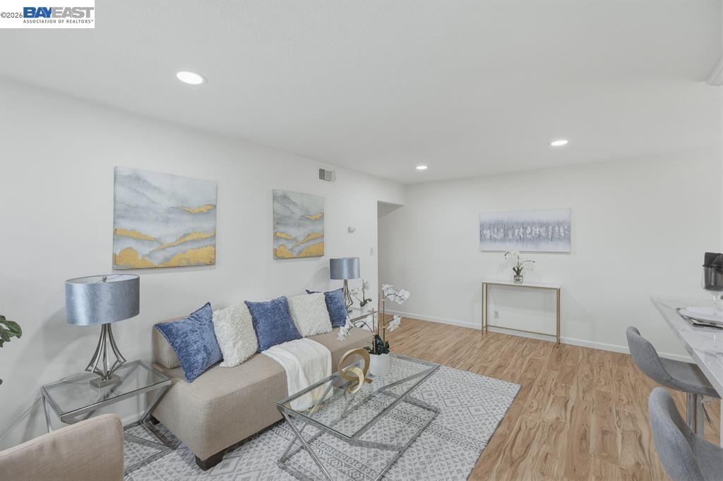 Photo #11: 41124617 Listing: Photo #11