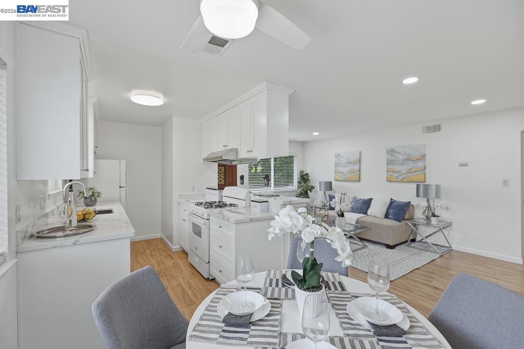 Detail Gallery Image 5 of 36 For 2204 Segundo Ct #4,  Pleasanton,  CA 94588 - 2 Beds | 1 Baths