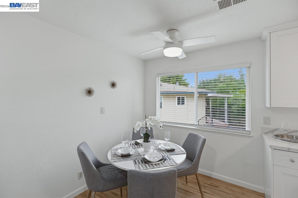 Detail Gallery Image 9 of 36 For 2204 Segundo Ct #4,  Pleasanton,  CA 94588 - 2 Beds | 1 Baths