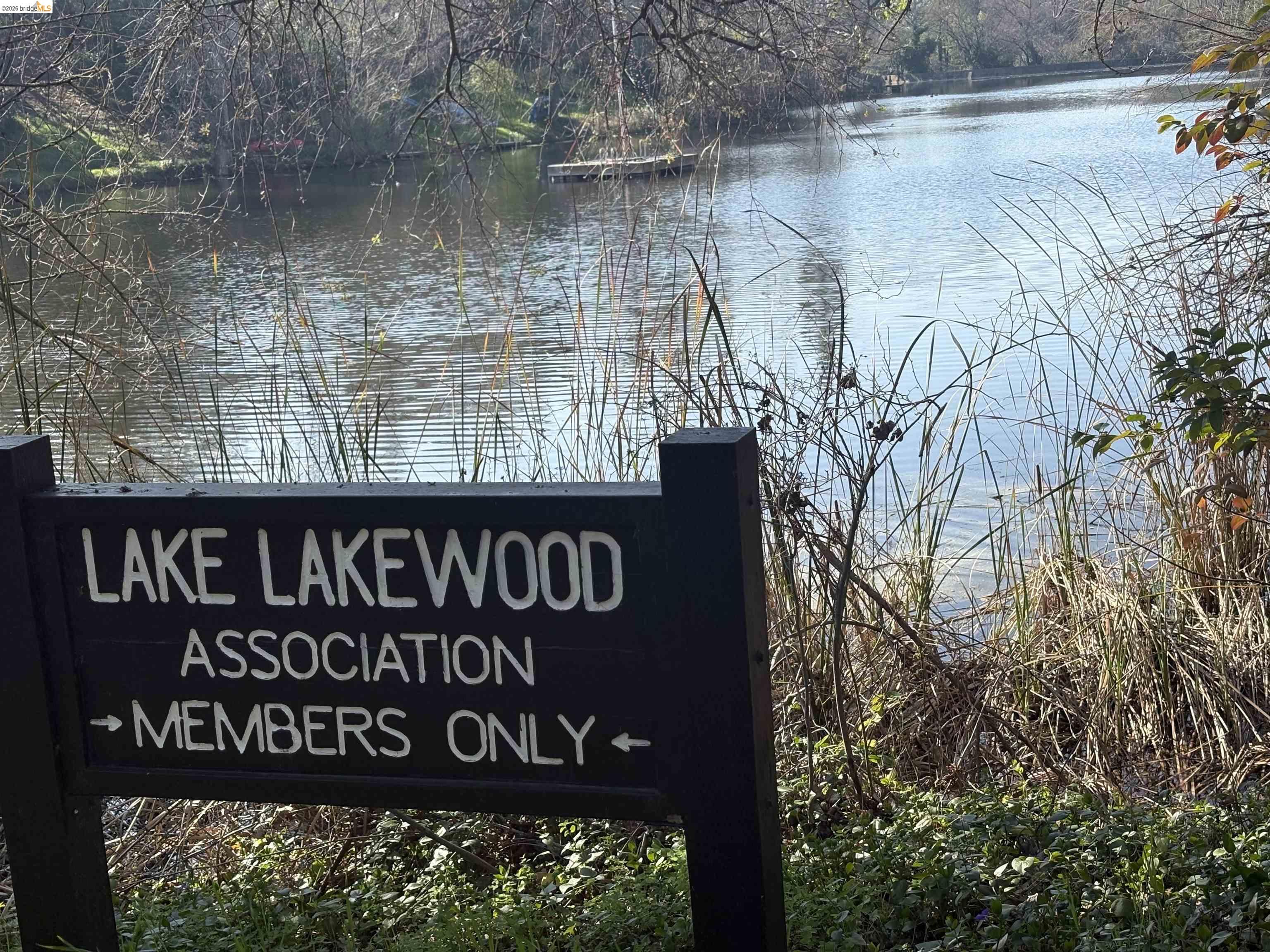 Detail Gallery Image 2 of 36 For 558 Lakewood Cir, Walnut Creek,  CA 94598 - 3 Beds | 2/1 Baths