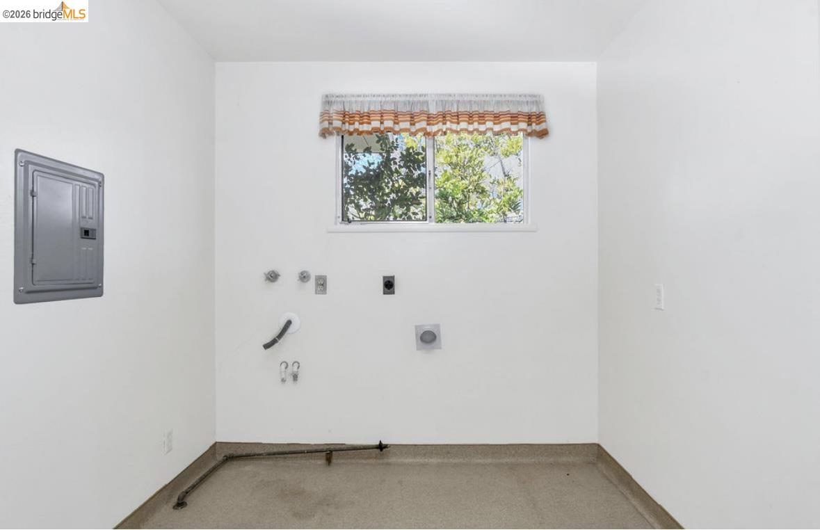 Detail Gallery Image 14 of 36 For 558 Lakewood Cir, Walnut Creek,  CA 94598 - 3 Beds | 2/1 Baths