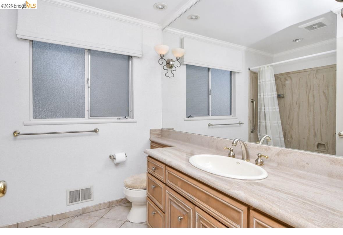 Detail Gallery Image 22 of 36 For 558 Lakewood Cir, Walnut Creek,  CA 94598 - 3 Beds | 2/1 Baths