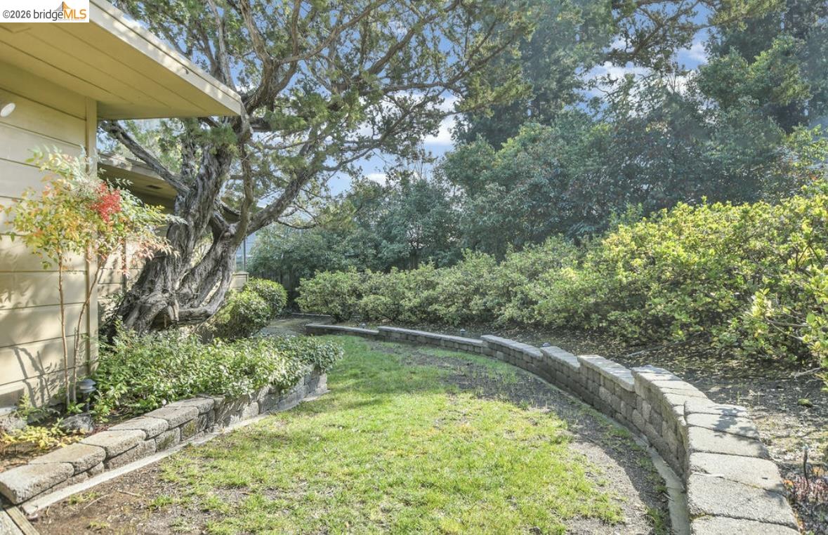 Detail Gallery Image 30 of 36 For 558 Lakewood Cir, Walnut Creek,  CA 94598 - 3 Beds | 2/1 Baths