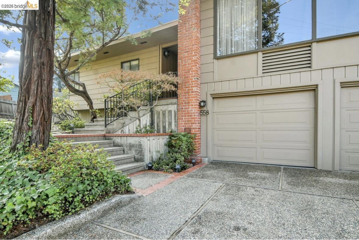 Detail Gallery Image 6 of 36 For 558 Lakewood Cir, Walnut Creek,  CA 94598 - 3 Beds | 2/1 Baths