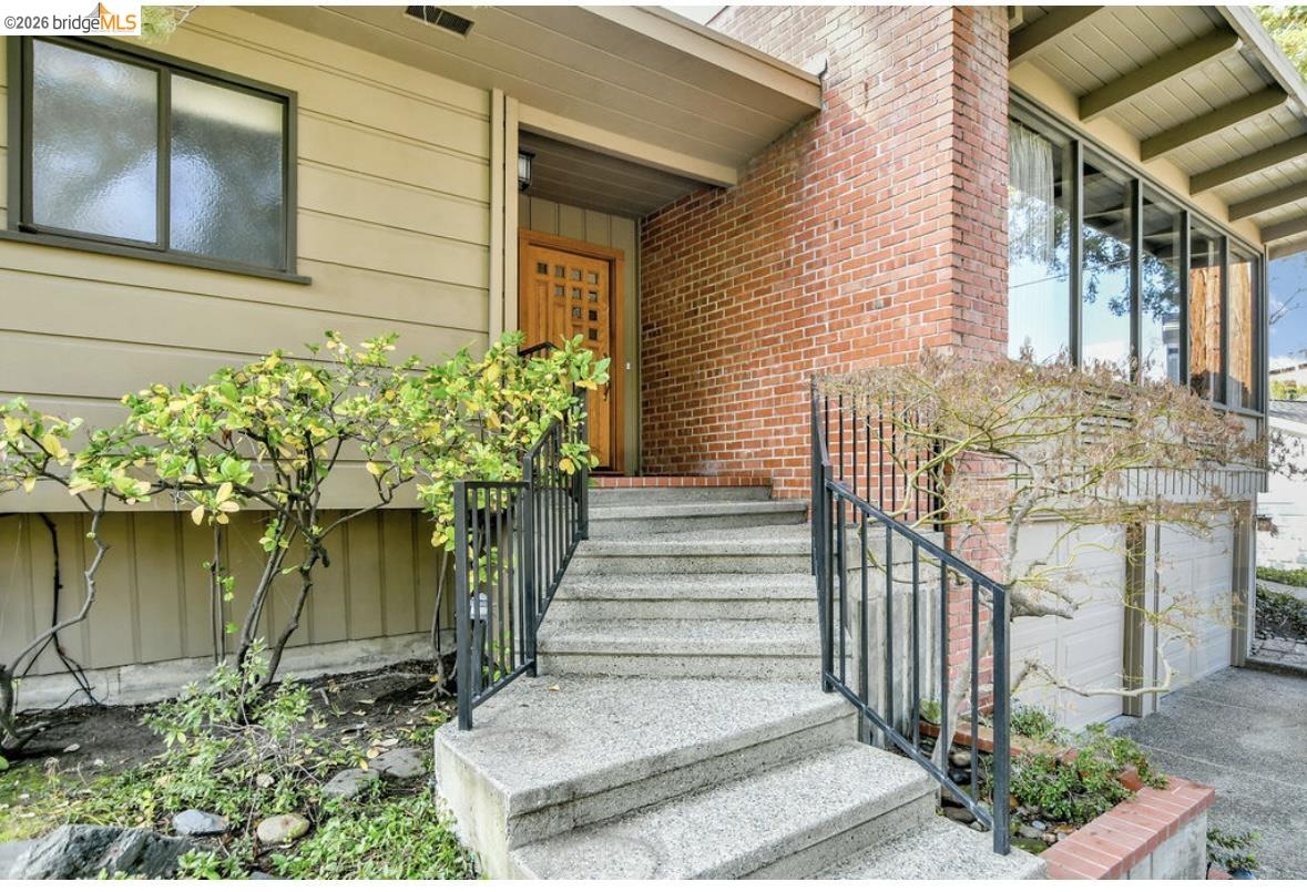 Detail Gallery Image 7 of 36 For 558 Lakewood Cir, Walnut Creek,  CA 94598 - 3 Beds | 2/1 Baths