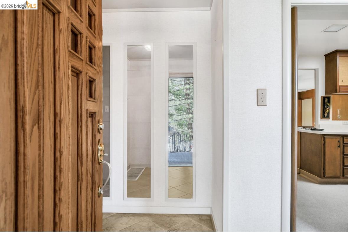 Detail Gallery Image 8 of 36 For 558 Lakewood Cir, Walnut Creek,  CA 94598 - 3 Beds | 2/1 Baths